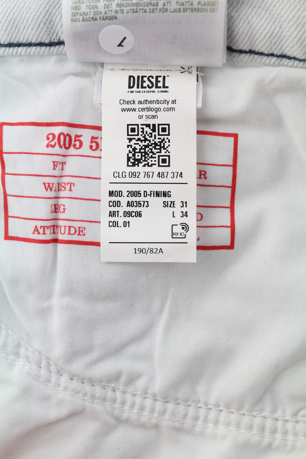 DIESEL 2005 D-Fining 09C06 vyriški džinsai W31/L34 įprasto kirpimo, siaurėjančiomis klešnėmis, vidutinio juosmens aukštyje 