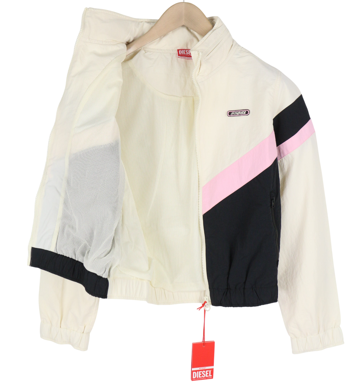 DIESEL Awwt-Swiftor-HT24 moteriška striukė, L dydžio, paslėptu gobtuvu, tinklelio pamušalu, logotipu. Rekomenduojama kaina – 195 €. 