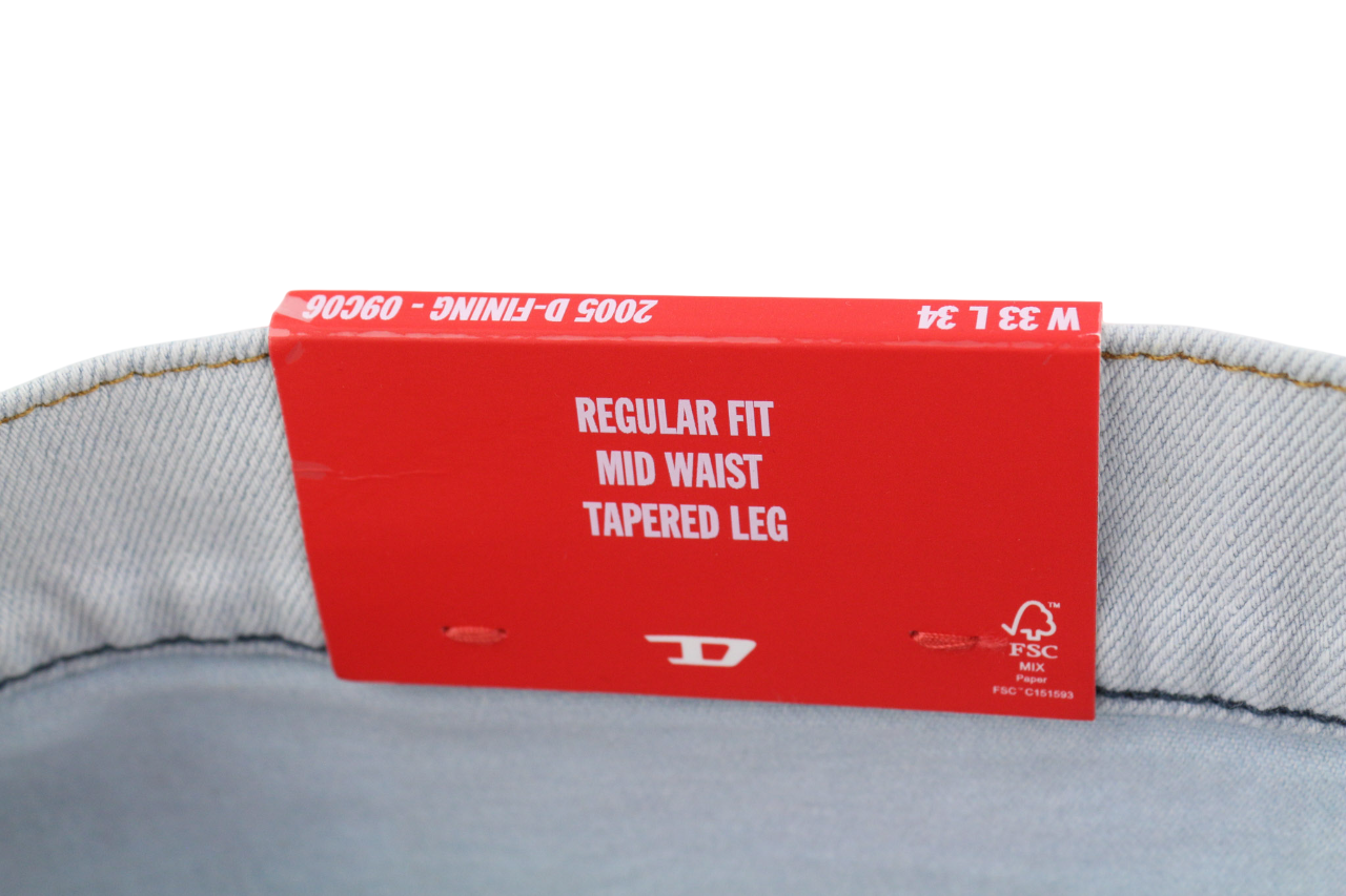 DIESEL 2005 D-Fining 09C06 vyriški džinsai W33/L34 įprasto kirpimo, siaurėjančiomis klešnėmis, vidutinio juosmens aukštyje 