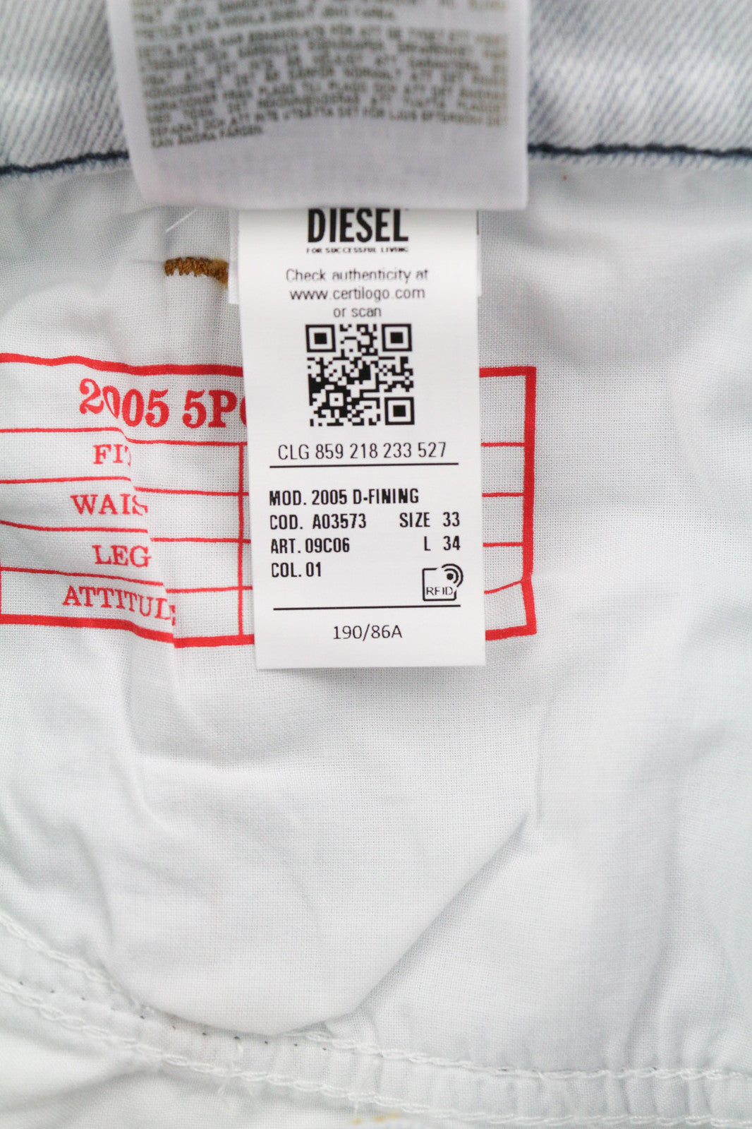 DIESEL 2005 D-Fining 09C06 vyriški džinsai W33/L34 įprasto kirpimo, siaurėjančiomis klešnėmis, vidutinio juosmens aukštyje 