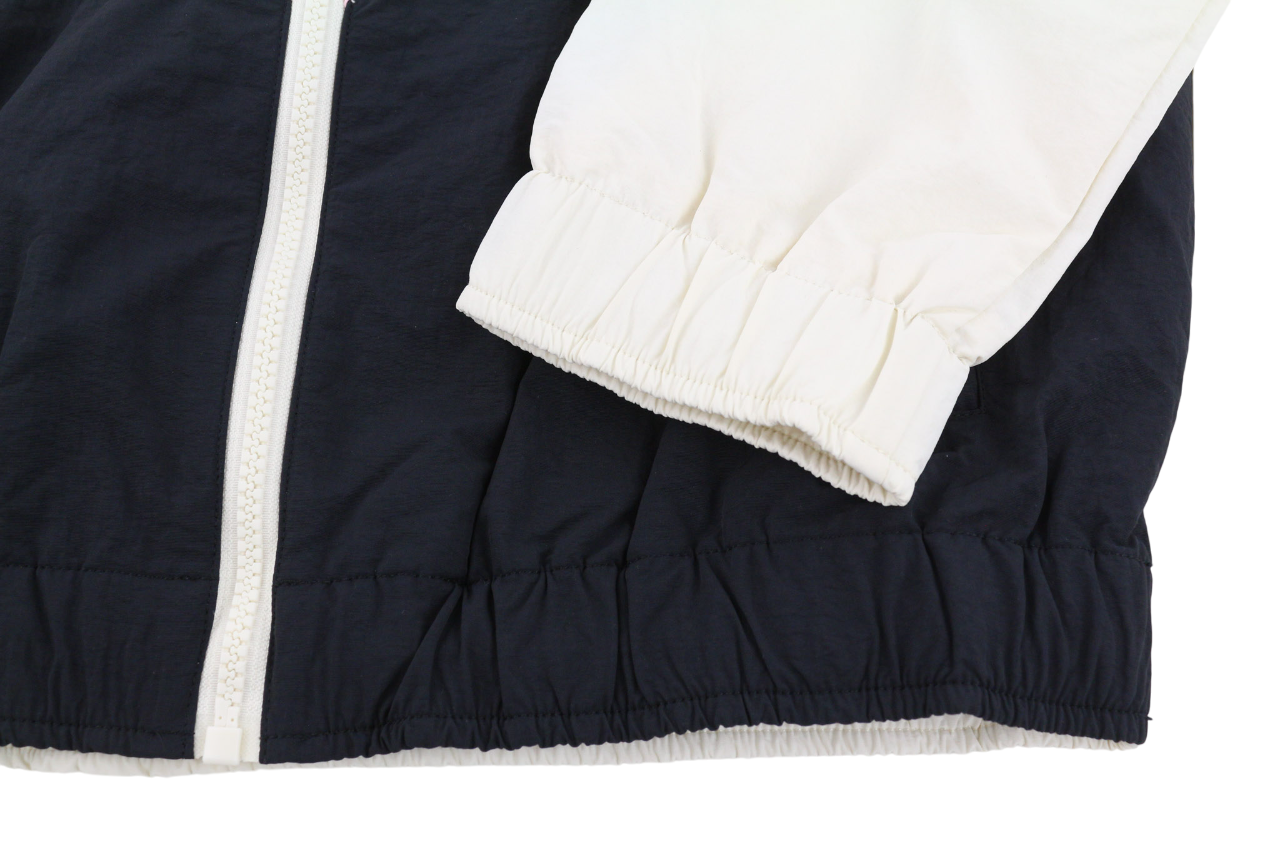 DIESEL Awwt-Swiftor-HT24 moteriška striukė M su paslėptu gobtuvu, tinklelio pamušalu, šviesi, rekomenduojama mažmeninė kaina – 195 € 