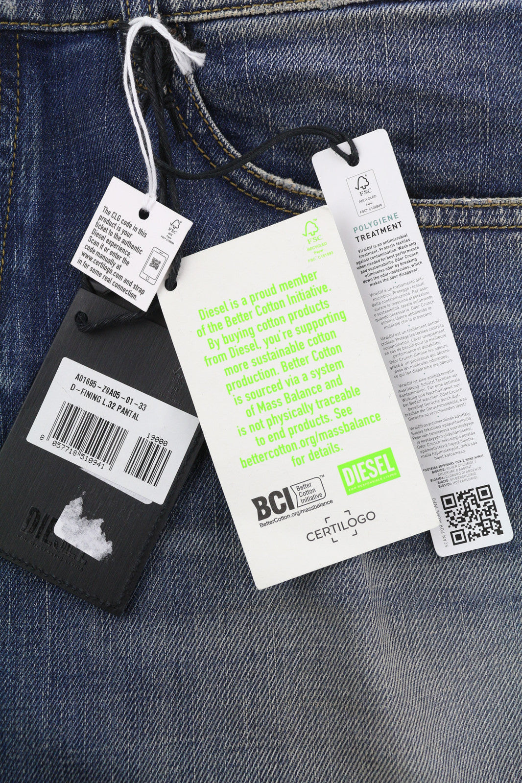 DIESEL D-Fining Z9A05 vyriški džinsai W33/L32 siaurėjantys, tamprūs, skalbtos mėlynos spalvos, rekomenduojama kaina – 225 € 