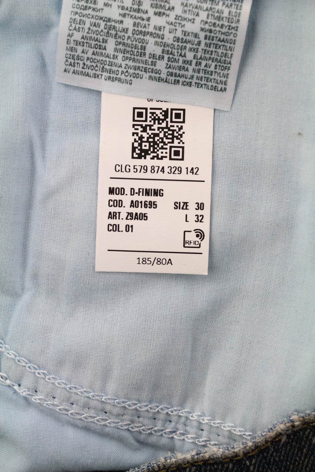 DIESEL D-Fining Z9A05 vyriški džinsai W30/L32 siaurėjantys, tamprūs, skalbtos mėlynos spalvos, rekomenduojama kaina – 225 € 