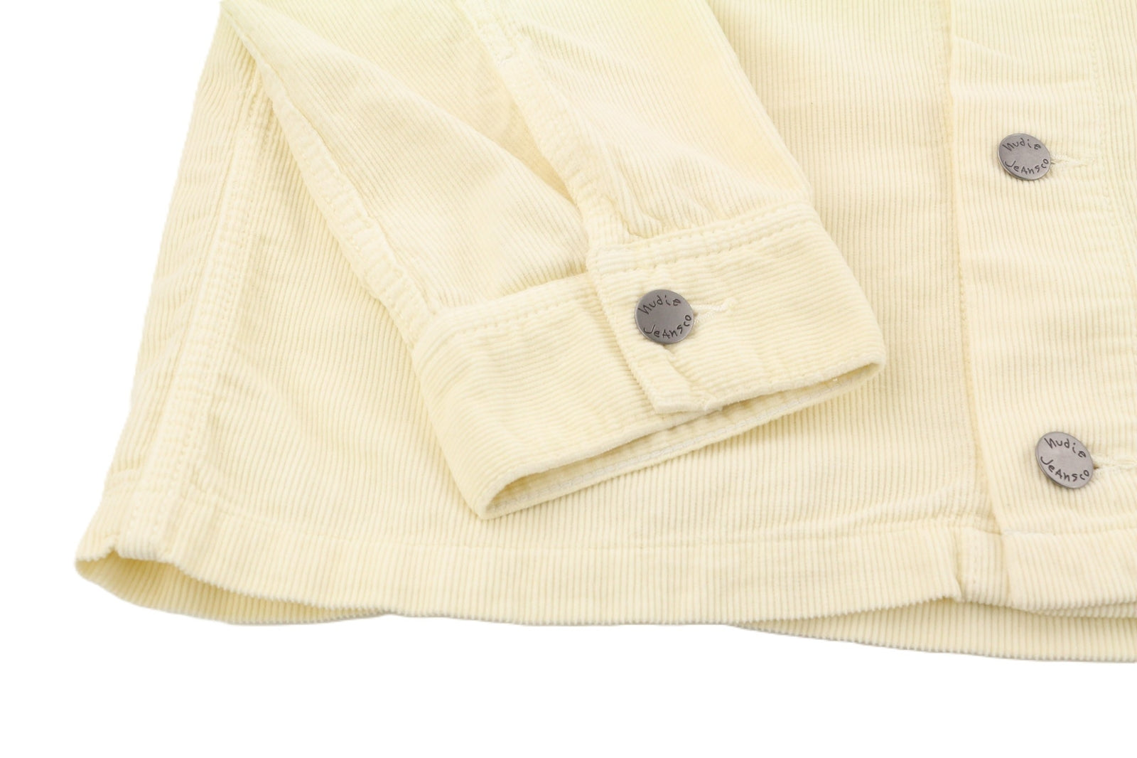 NUDIE JEANS Ronny vyriška striukė L dydžio, dulkėtai balta, ekologiškos medvilnės velveto, su logotipu ir sagomis. 