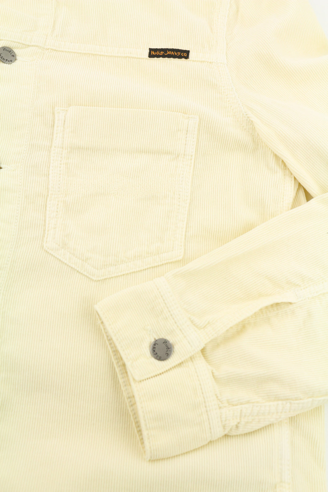 NUDIE JEANS Ronny vyriška striukė M, dulkėtos baltos spalvos, ekologiškos medvilnės velvetas su logotipu ir sagomis 