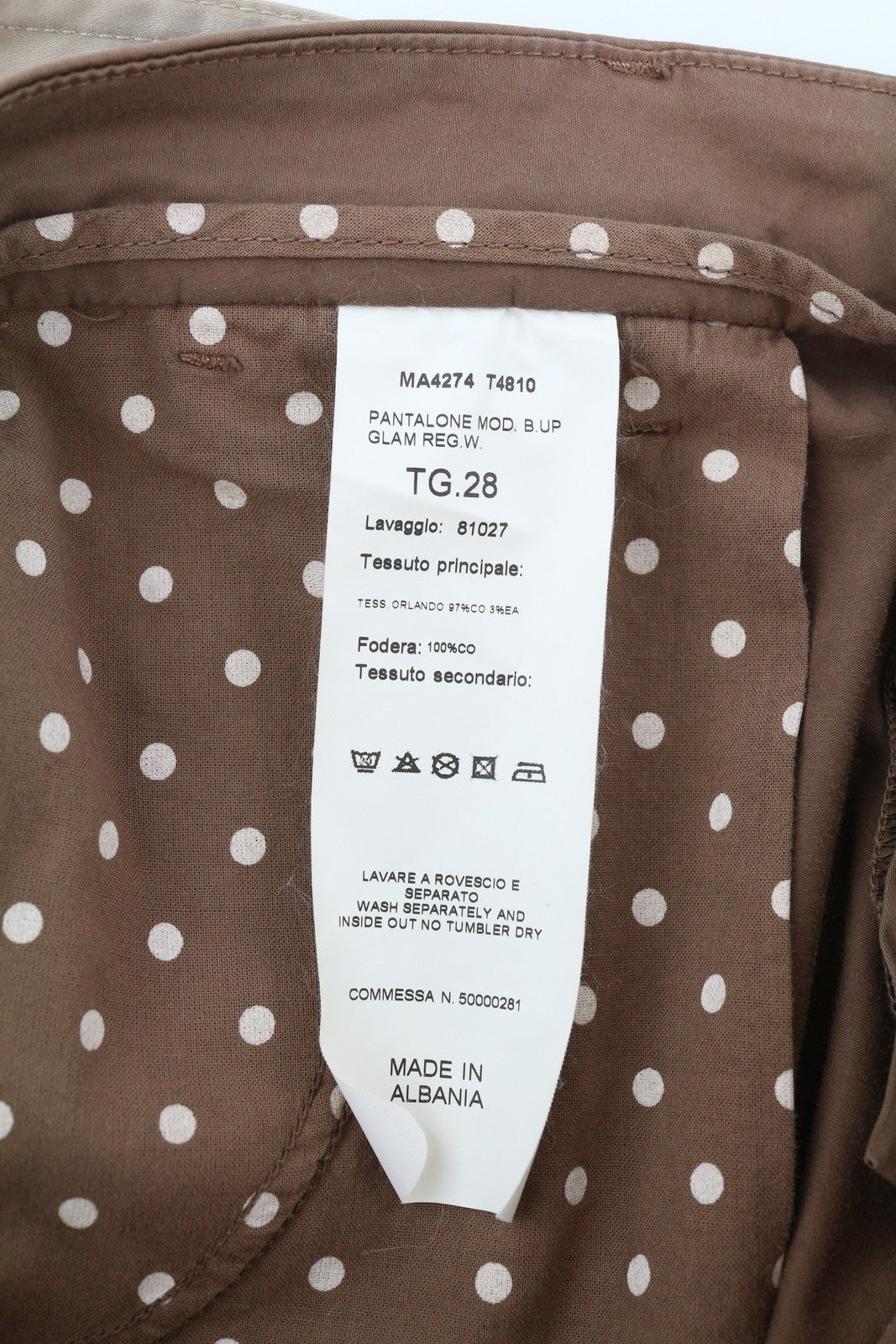 LIU JO Up Glam moteriškos kelnės W28 laisvo kirpimo, su diržu, rudos spalvos, su logotipu. 