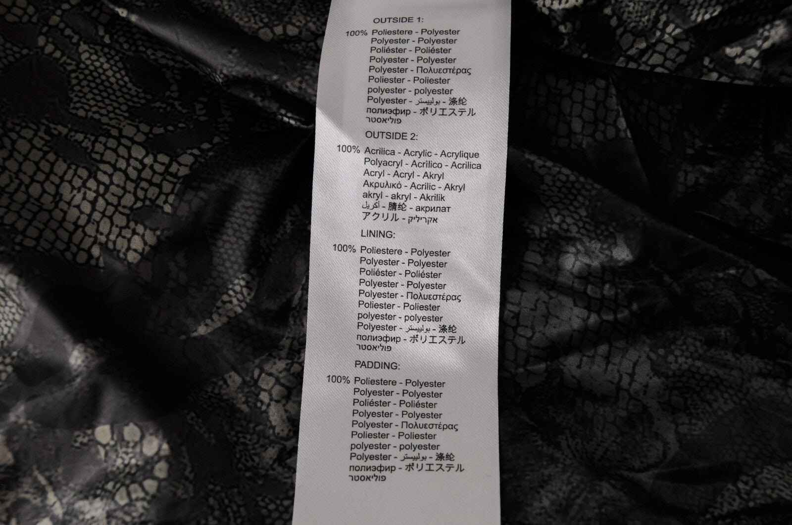 REPLAY moteriška striukė M, juoda, su dirbtinio kailio pamušalu, gobtuvu, paminkštinta parka ilgomis rankovėmis