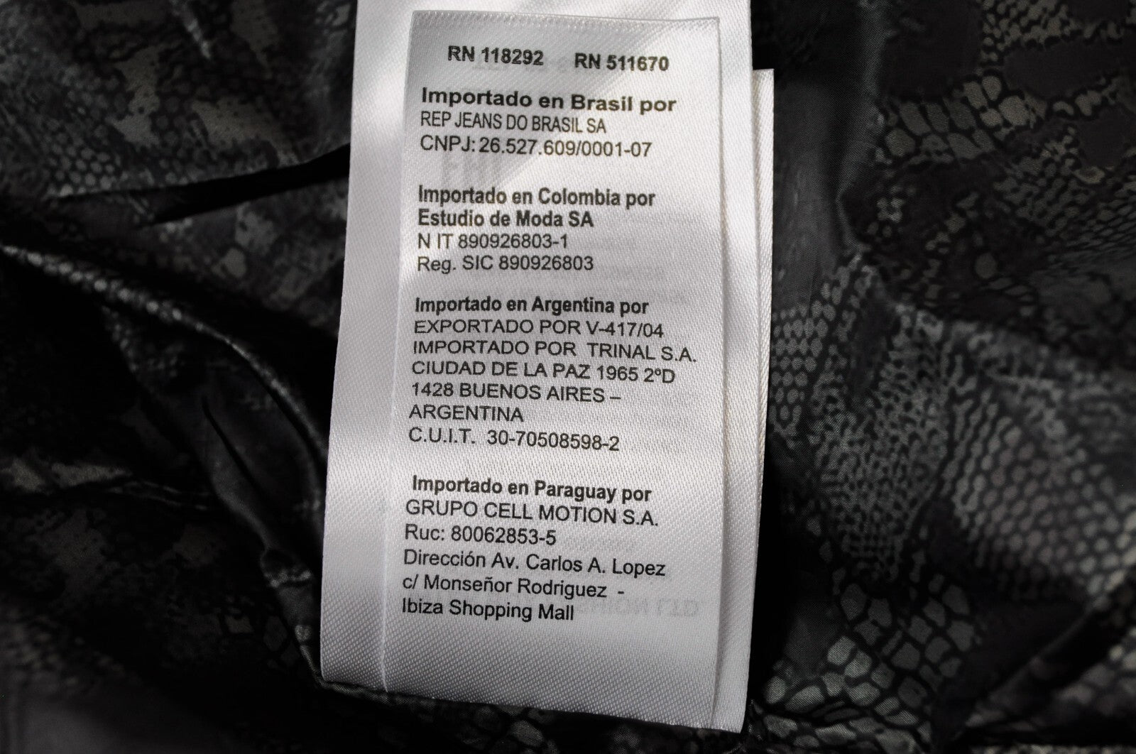 REPLAY moteriška striukė M, juoda, su dirbtinio kailio pamušalu, gobtuvu, paminkštinta parka ilgomis rankovėmis