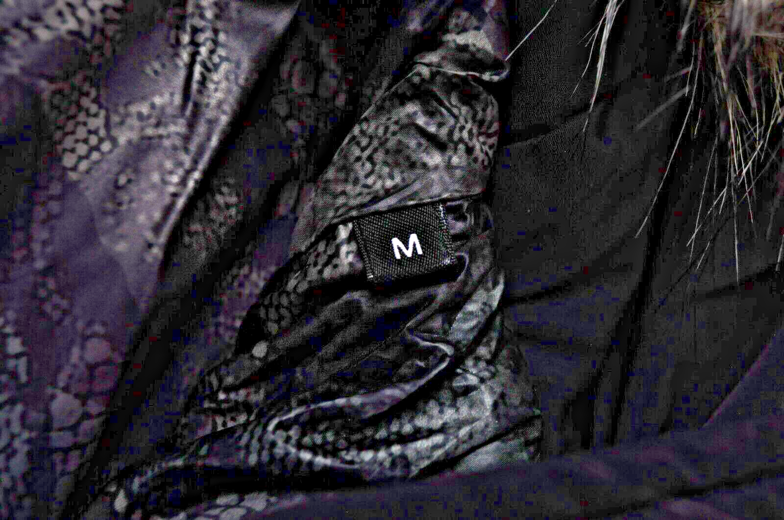 REPLAY moteriška striukė M, juoda, su dirbtinio kailio pamušalu, gobtuvu, paminkštinta parka ilgomis rankovėmis