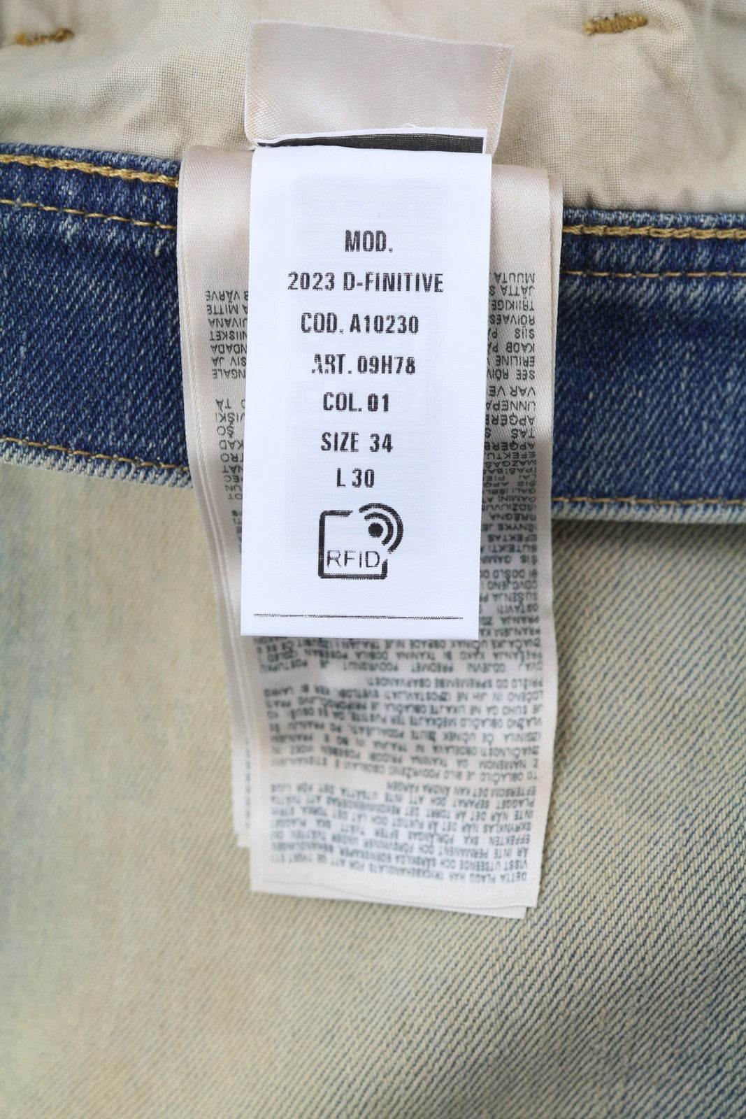 DIESEL 2023 D-Finitive 09H78 vyriški džinsai W34/L30 įprasti, siaurėjantys, mėlyni, rekomenduojama mažmeninė kaina – 295 € 