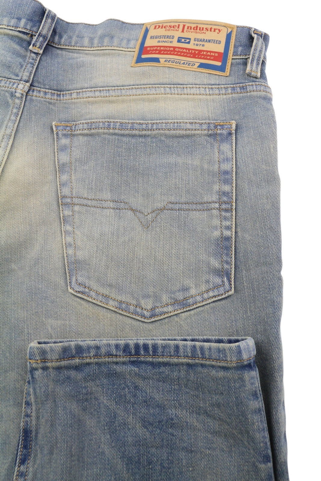 DIESEL 2023 D-Finitive 09H78 vyriški džinsai W34/L30 įprasti, siaurėjantys, mėlyni, rekomenduojama mažmeninė kaina – 295 € 