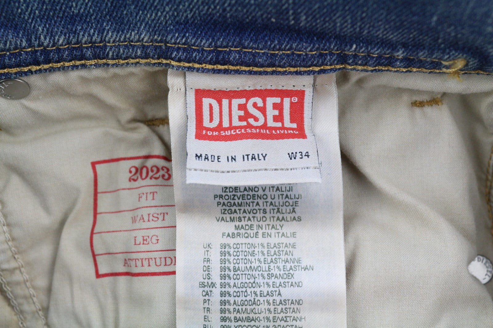 DIESEL 2023 D-Finitive 09H78 vyriški džinsai W34/L30 įprasti, siaurėjantys, mėlyni, rekomenduojama mažmeninė kaina – 295 € 