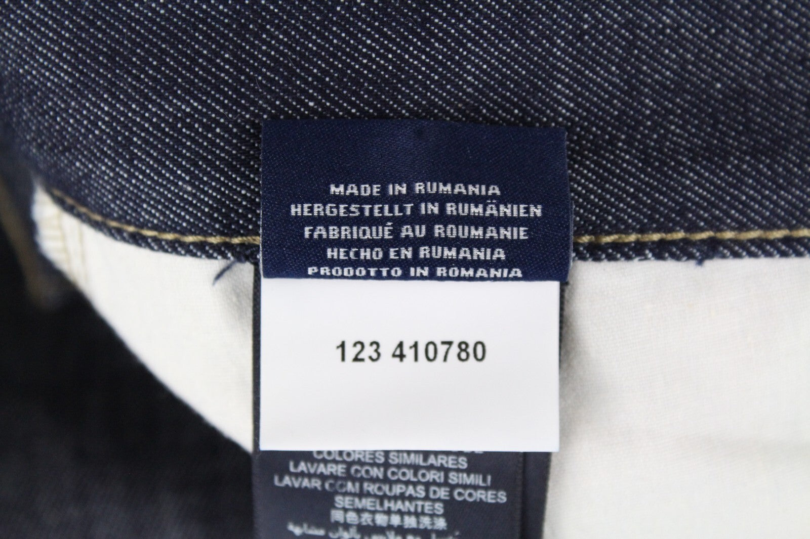 GANT Carol moteriški džinsai W29/L34 vidutinio mėlynumo, įprasto kirpimo, su laisvu kirpimu, tampriu užtrauktuku. 