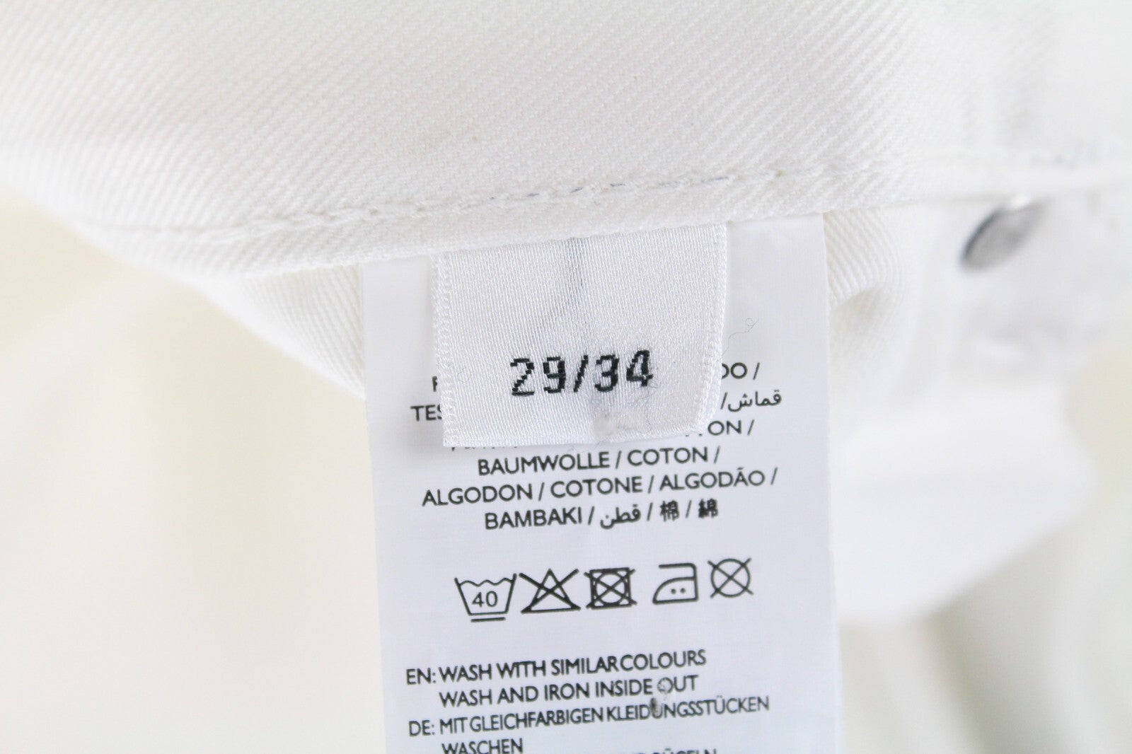 GANT Slacker moteriški džinsai W29/L34 balti tiesūs klešnės su gobtuvu, tampri suknelė 