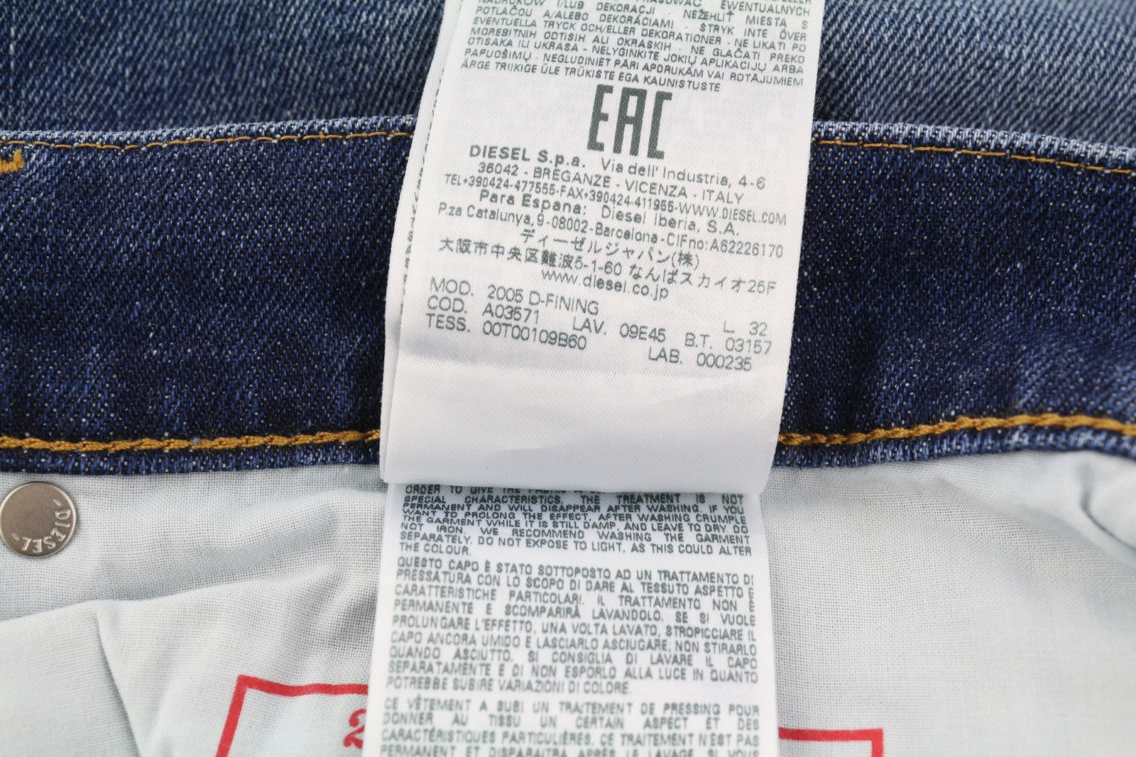 DIESEL 2005 D-Fining 09E45 vyriški džinsai W38/L32 skalbtos mėlynos spalvos, dirbtinės odos, rekomenduojama mažmeninė kaina – 175 € 
