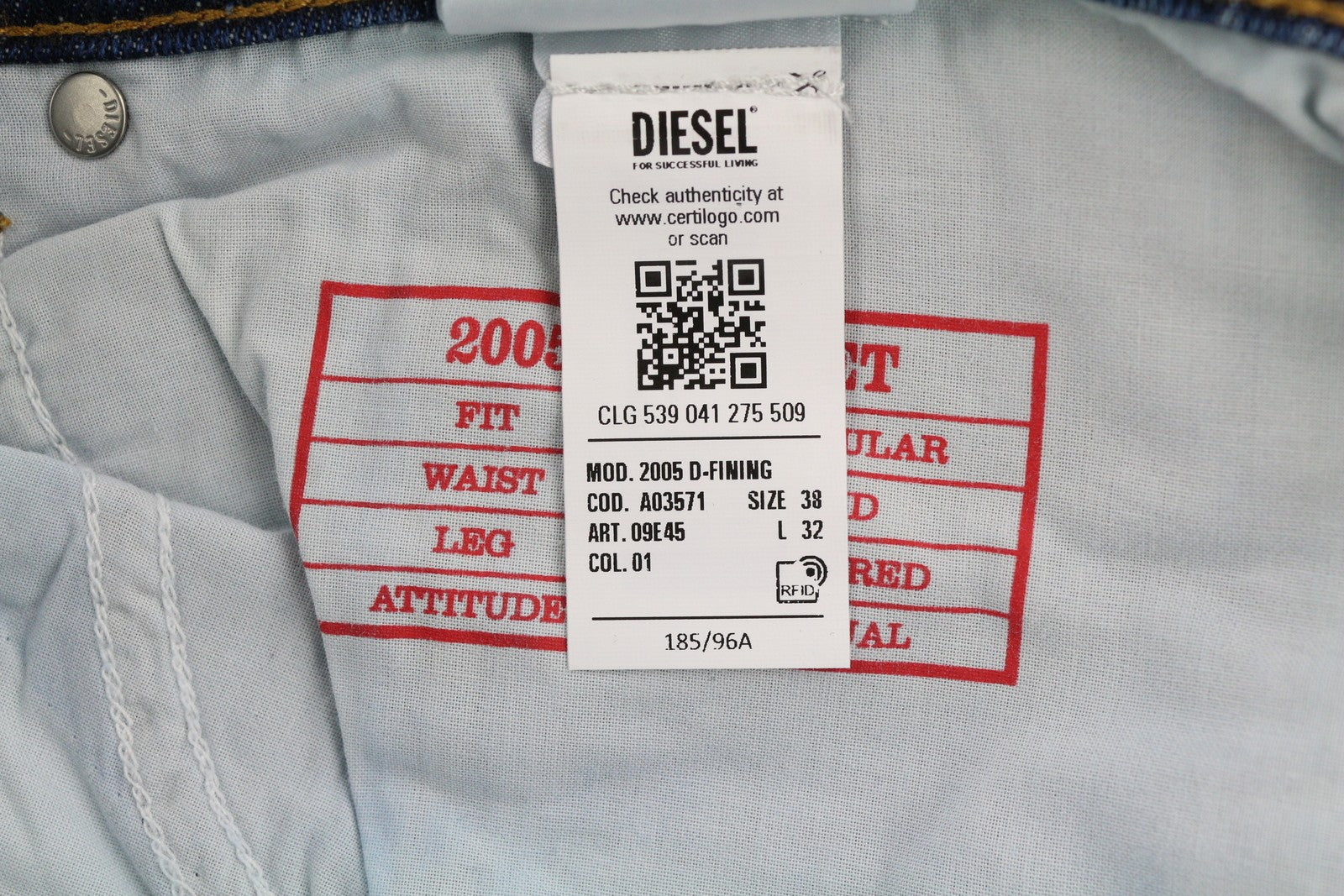 DIESEL 2005 D-Fining 09E45 vyriški džinsai W38/L32 skalbtos mėlynos spalvos, dirbtinės odos, rekomenduojama mažmeninė kaina – 175 € 