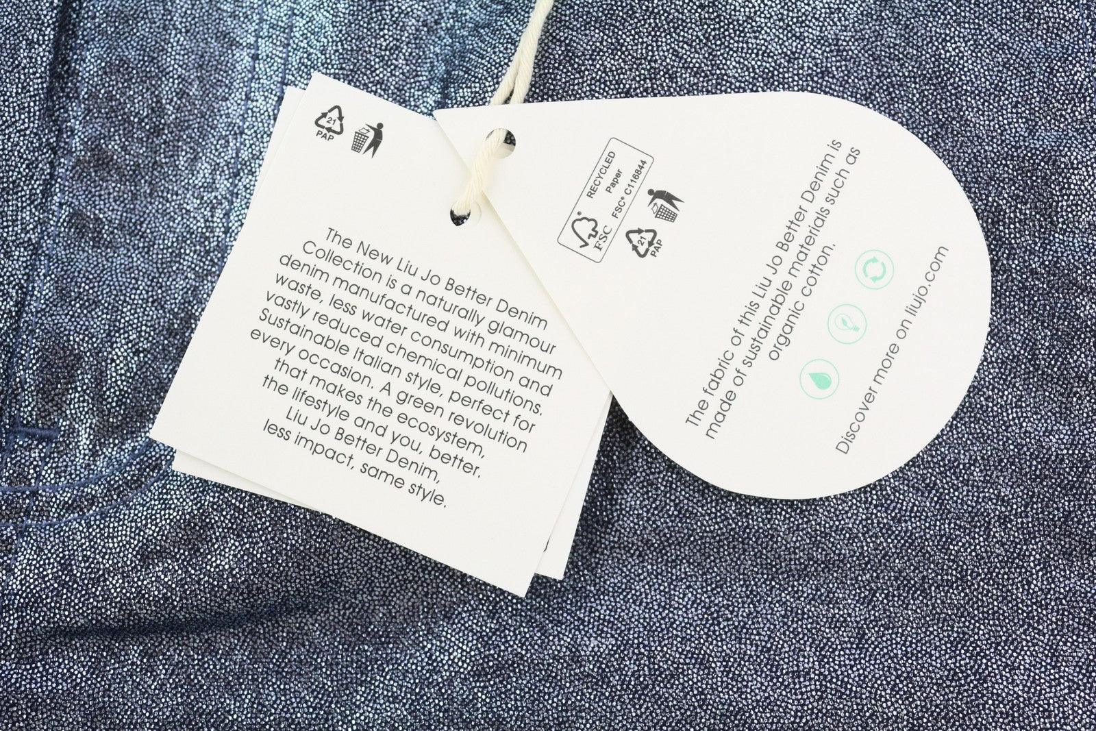 LIU JO Laminato moteriški džinsai W28 blizgučiais ir blizgiais užsegimais šone, įprasto kirpimo, mėlyni, užtrauktuku. 