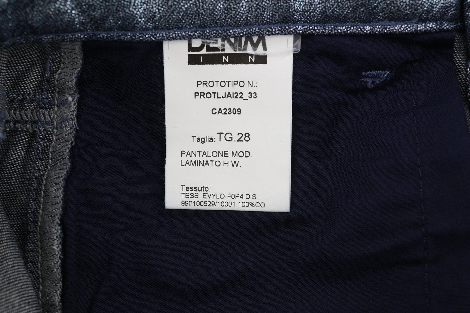 LIU JO Laminato moteriški džinsai W28 blizgučiais ir blizgiais užsegimais šone, įprasto kirpimo, mėlyni, užtrauktuku. 