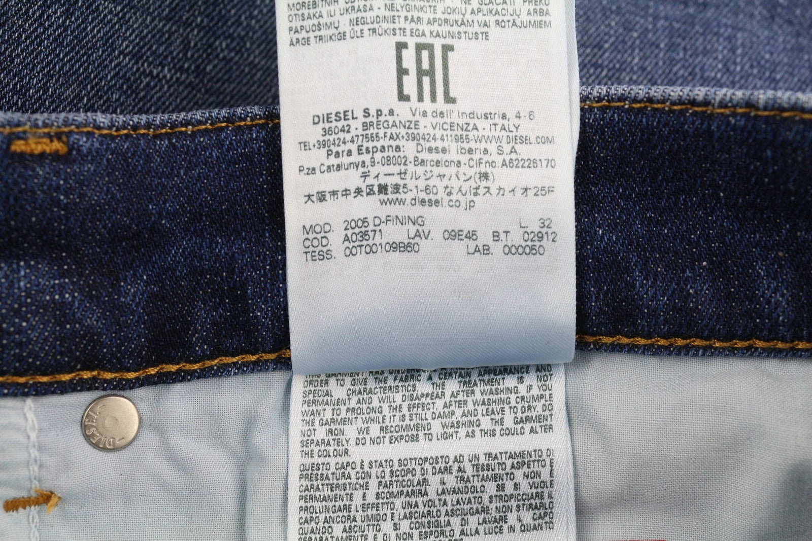 DIESEL 2005 D-Fining 09E45 vyriški džinsai W36/L32 skalbtos mėlynos spalvos, dirbtinės odos, rekomenduojama mažmeninė kaina – 175 € 