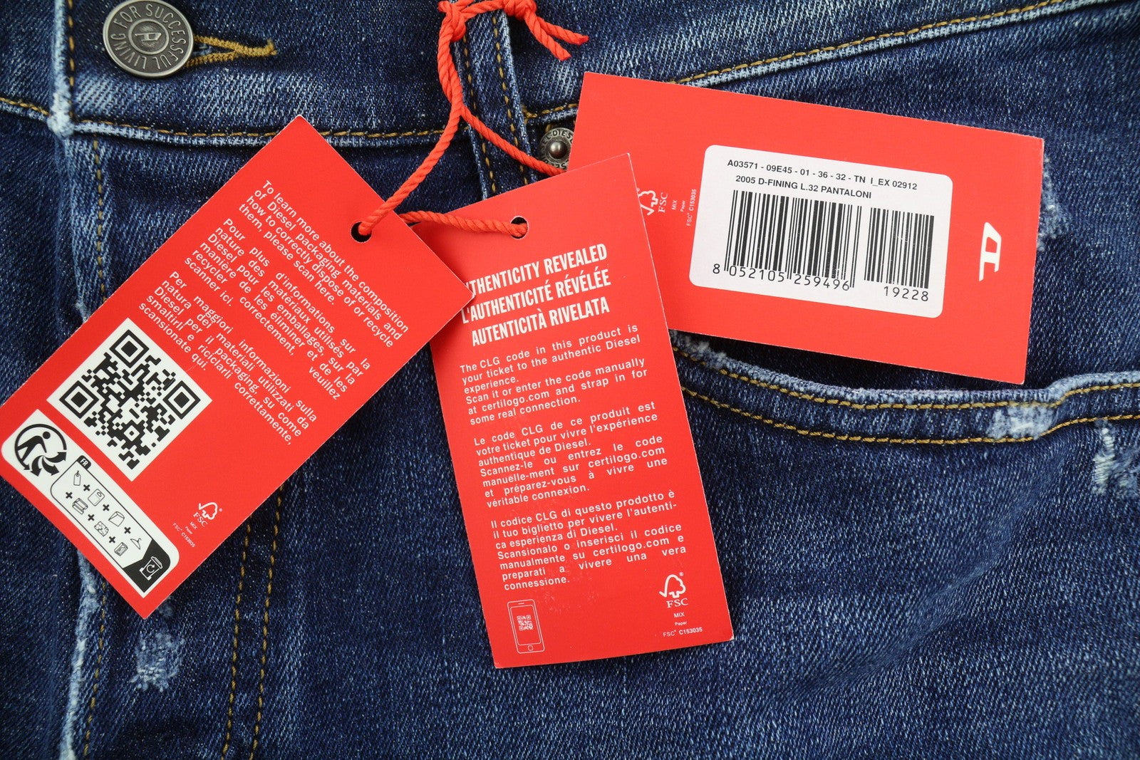 DIESEL 2005 D-Fining 09E45 vyriški džinsai W36/L32 skalbtos mėlynos spalvos, dirbtinės odos, rekomenduojama mažmeninė kaina – 175 € 