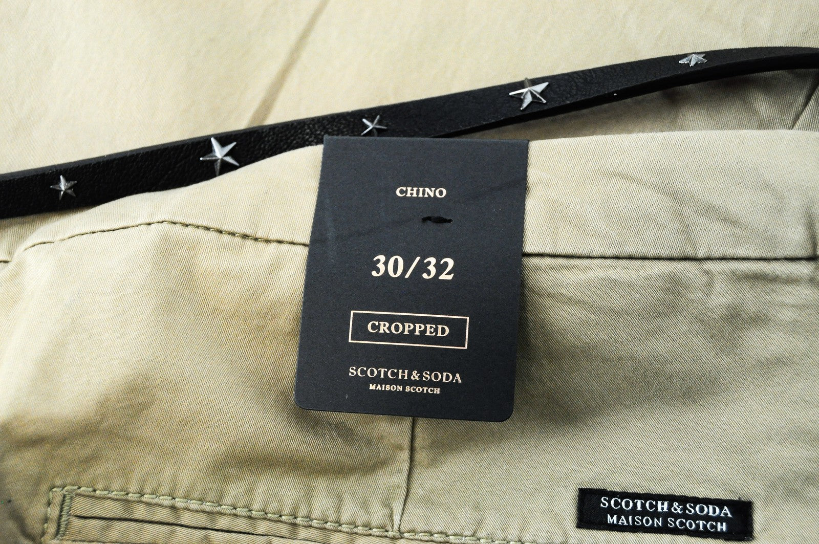 MAISON SCOTCH moteriškos W30/L32 trumpos chino kelnės, šviesiai rudos, su diržu, medvilninės 