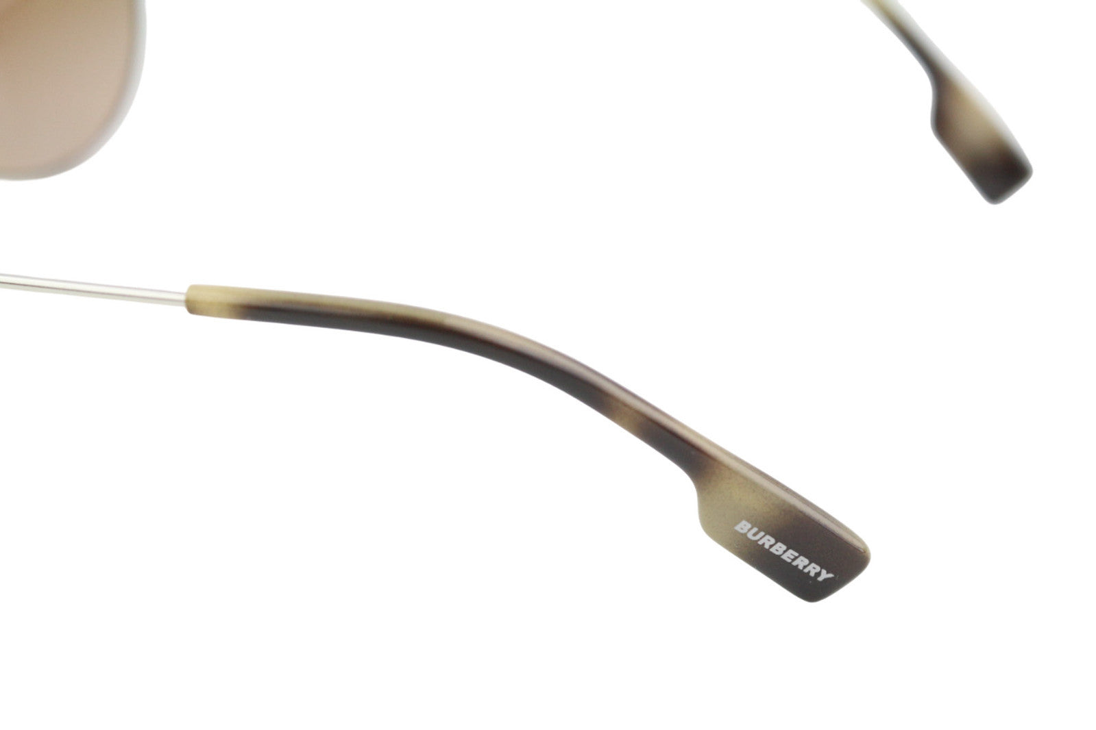 BURBERRY Tara moteriški akiniai nuo saulės, VIENO DYDŽIO, šviesiai laisvalaikio, sidabro spalvos rėmelio, rekomenduojama kaina – 269 € 