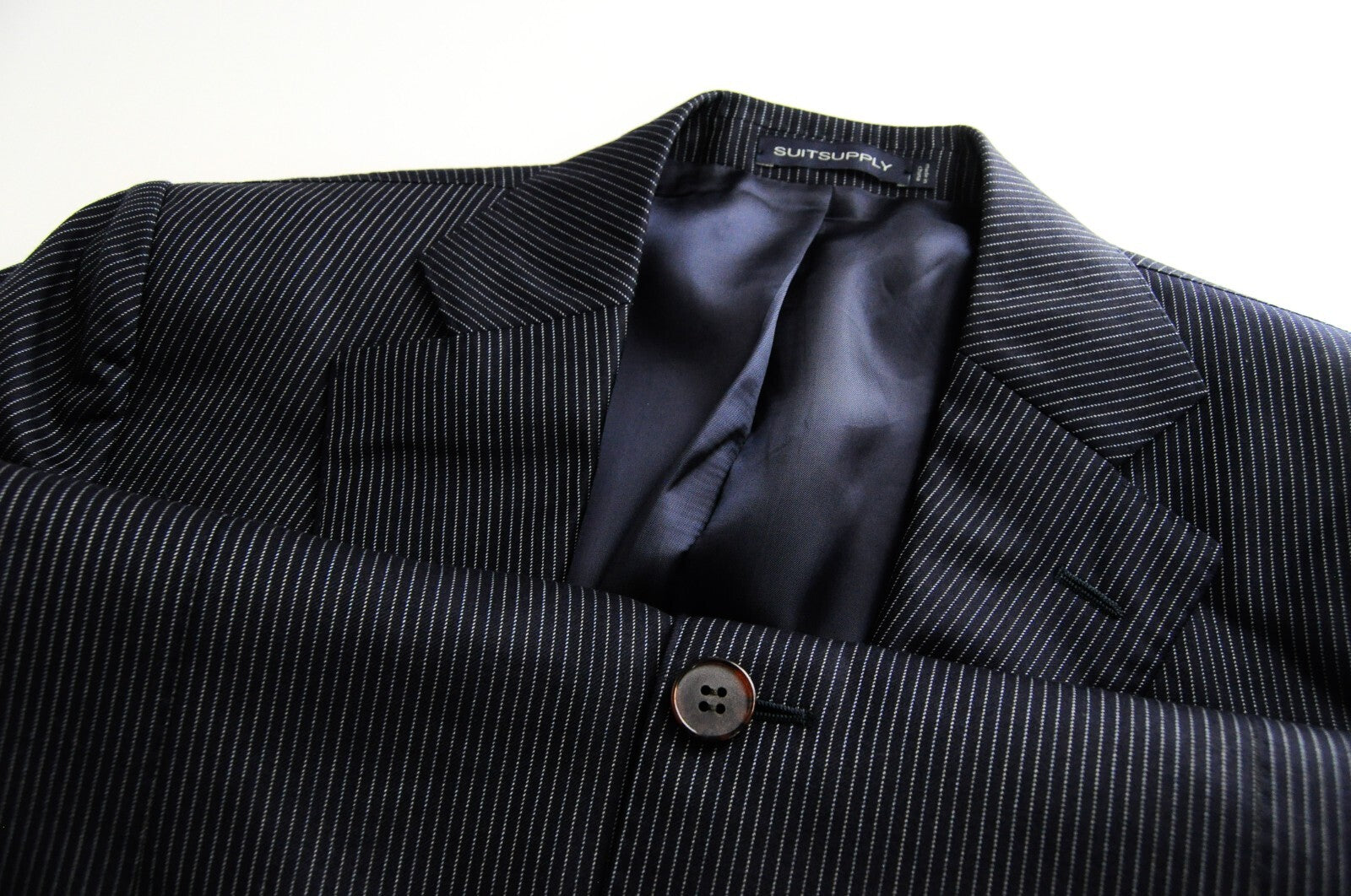 SUITSUPPLY Lazio Mens Suit UK38R Navy Slim  2 Pc Super  Wool Stripe