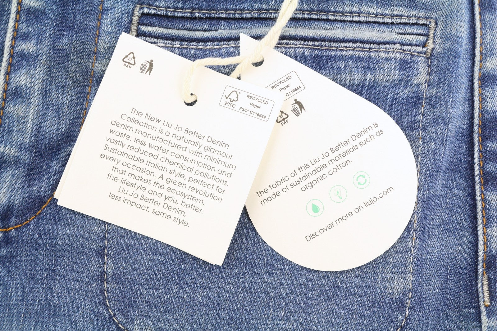 LIU JO Flare Fletti moteriški džinsai W28 aukštu juosmeniu, plačių klešnių spalvos, skalbto džinso mėlynumo. 