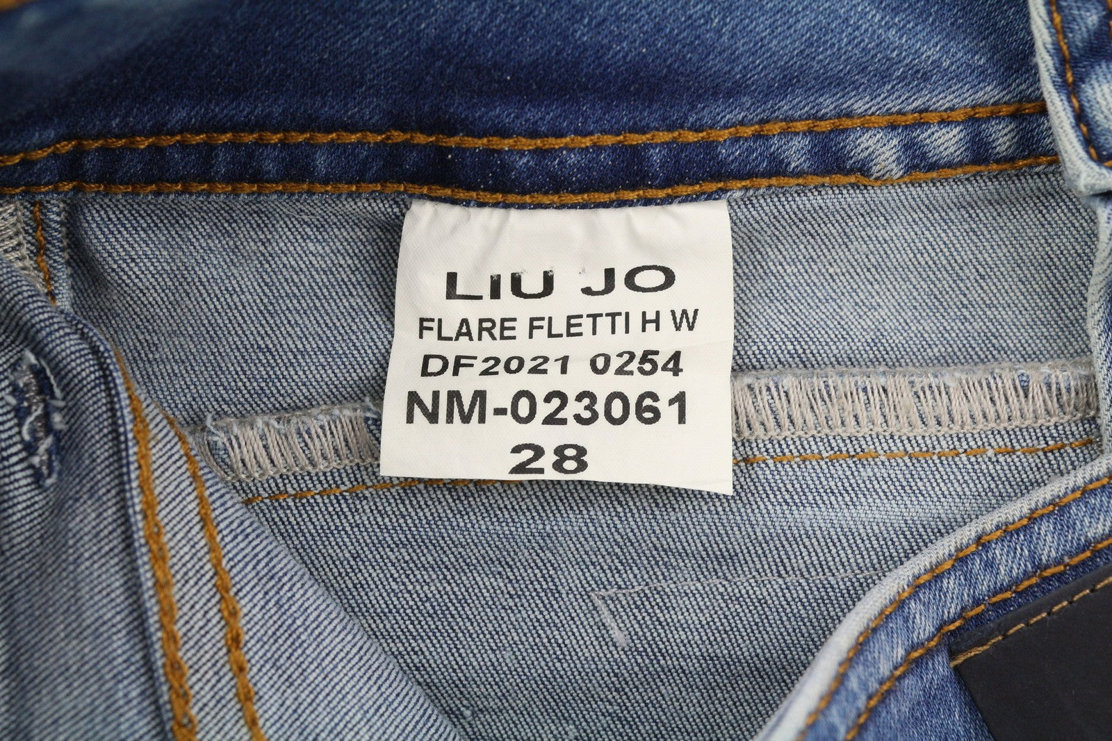 LIU JO Flare Fletti moteriški džinsai W28 aukštu juosmeniu, plačių klešnių spalvos, skalbto džinso mėlynumo. 