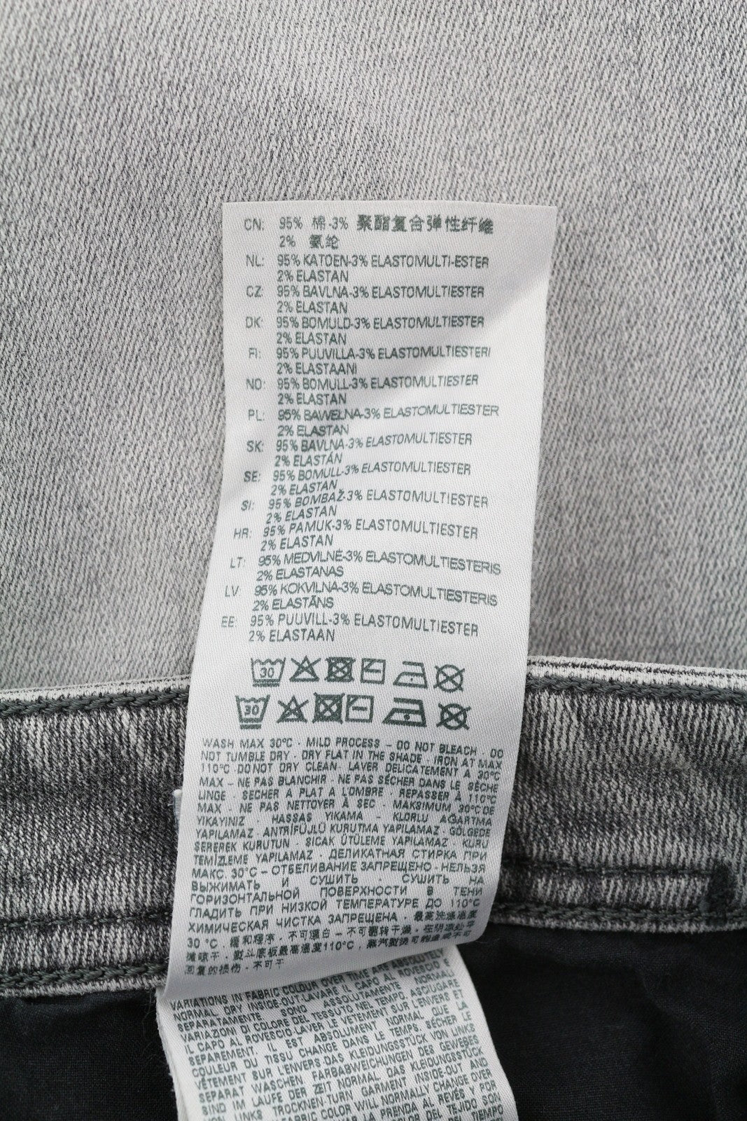 DIESEL 1979 Sleenker E9B97 vyriški džinsai W32/L32 aptempti, žemo juosmens, su gobtuvu, rekomenduojama kaina – 250 € 