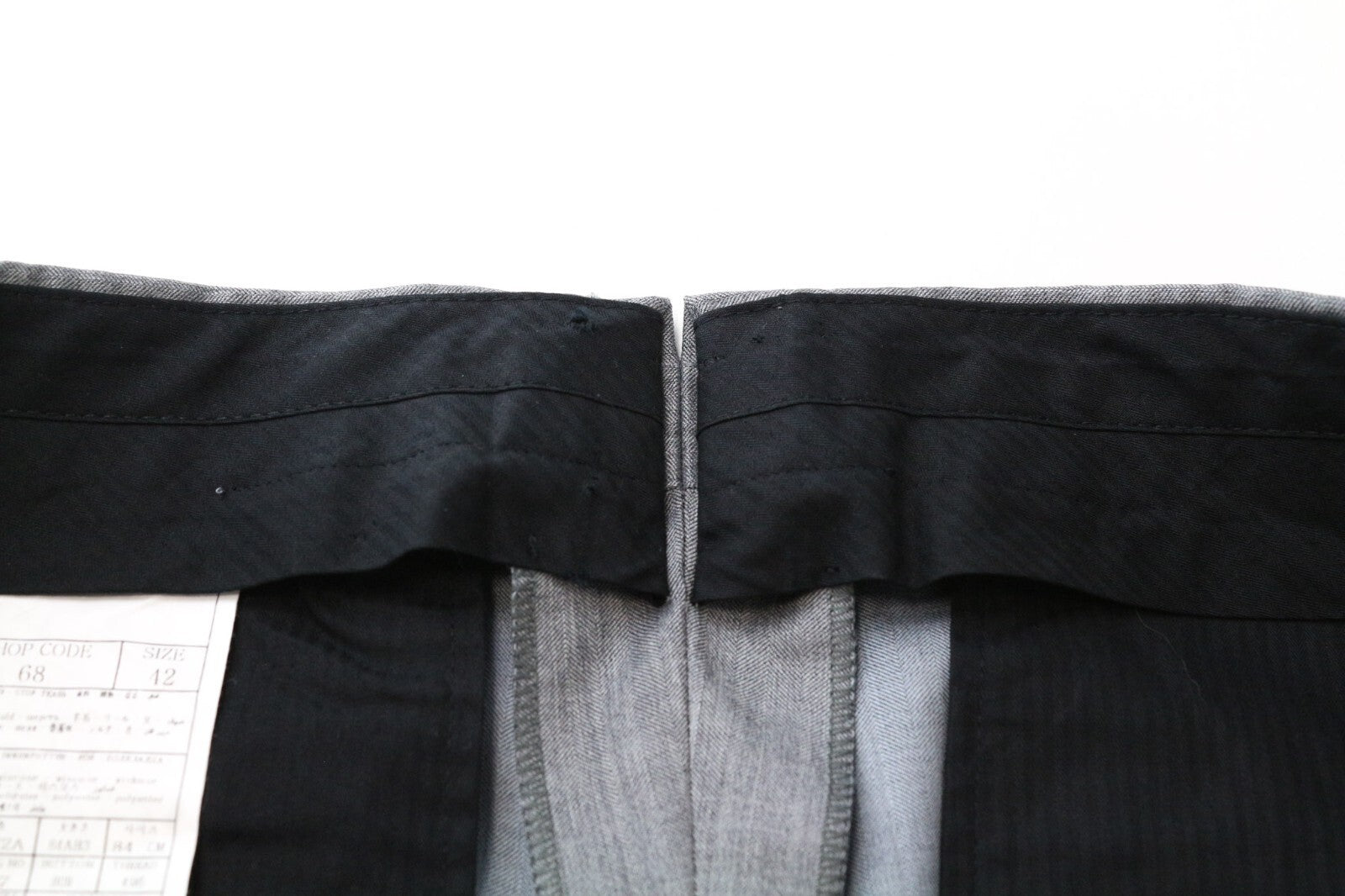 SUITSUPPLY Brescia vyriškos kelnės, UK32R, pilkos, plonos, vilnonės, šilko, klasikinio stiliaus, „Eglutės kaulo“ rašto. 