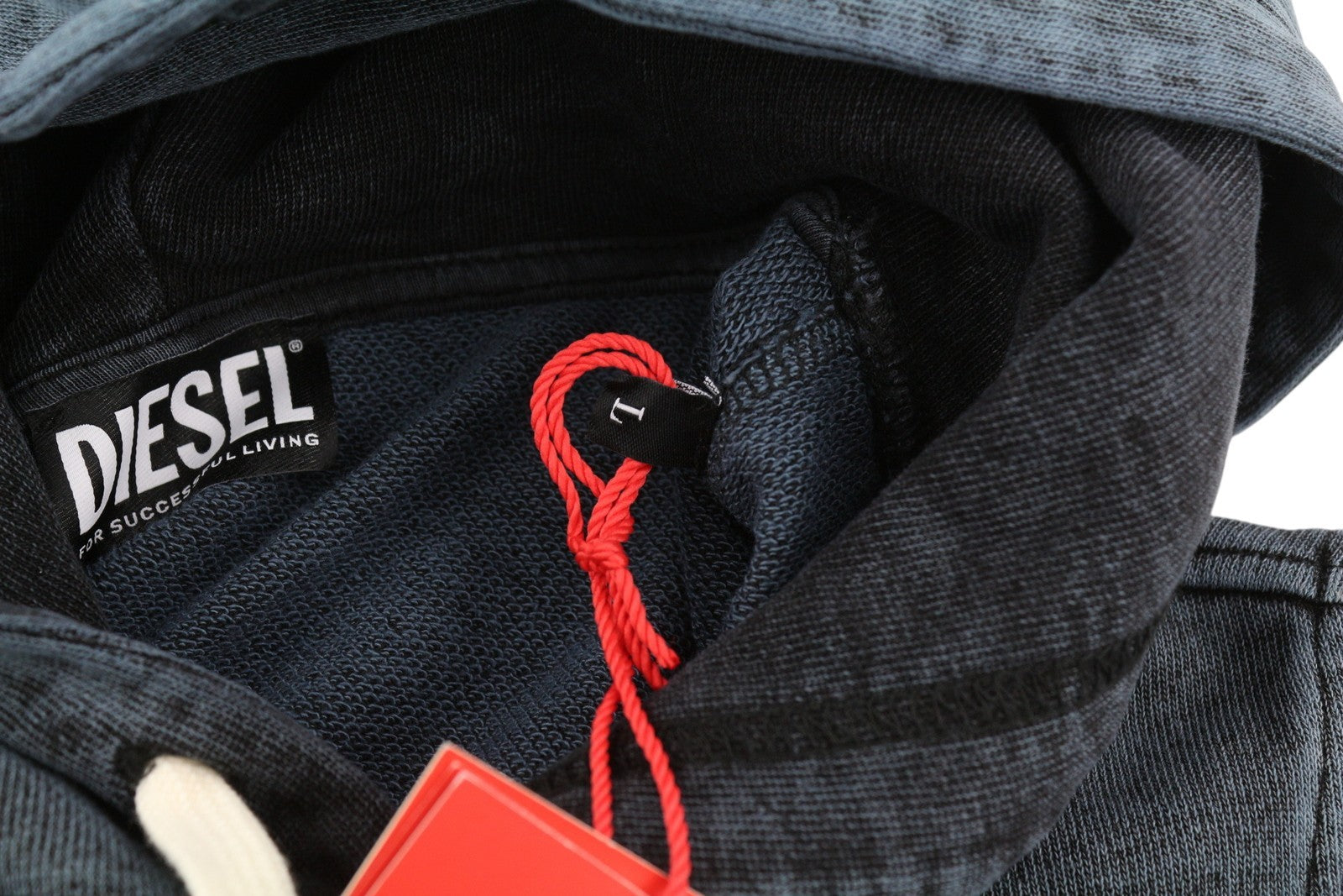 DIESEL S-Ginn-Hood-E1 vyriškas džemperis su gobtuvu L, pilkas, su gobtuvu, kengūros spalvos, rekomenduojama kaina – 195 € 