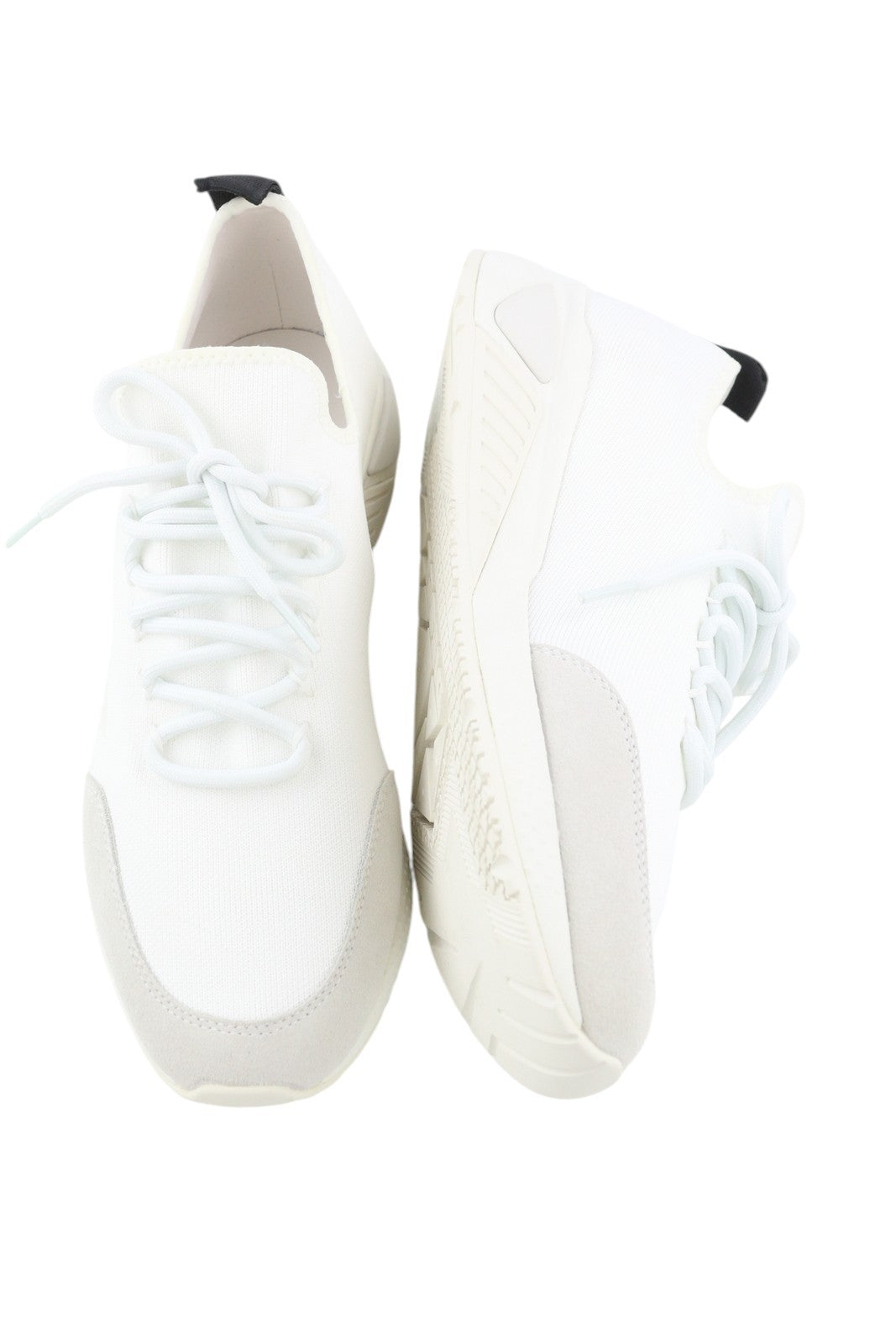 DIESEL S-Kby Stripe vyriški sportbačiai, EU44, balti, žemi, suvarstomi, migdolų spalvos, rekomenduojama kaina – 170 € 