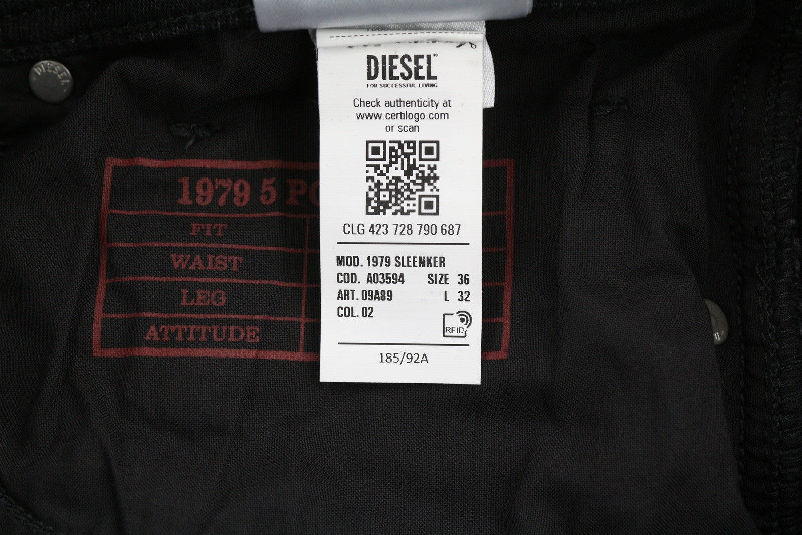 DIESEL 1979 Sleenker 09A89 vyriški džinsai W36/L32 Skinny Distress juodi, rekomenduojama kaina 275 € 