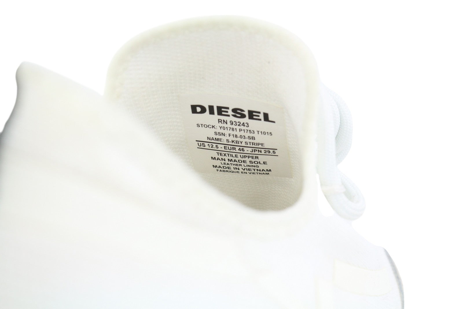 DIESEL S-Kby Stripe vyriški sportbačiai, EU46, balti, žemi, suvarstomi, migdolų spalvos, rekomenduojama kaina – 170 € 