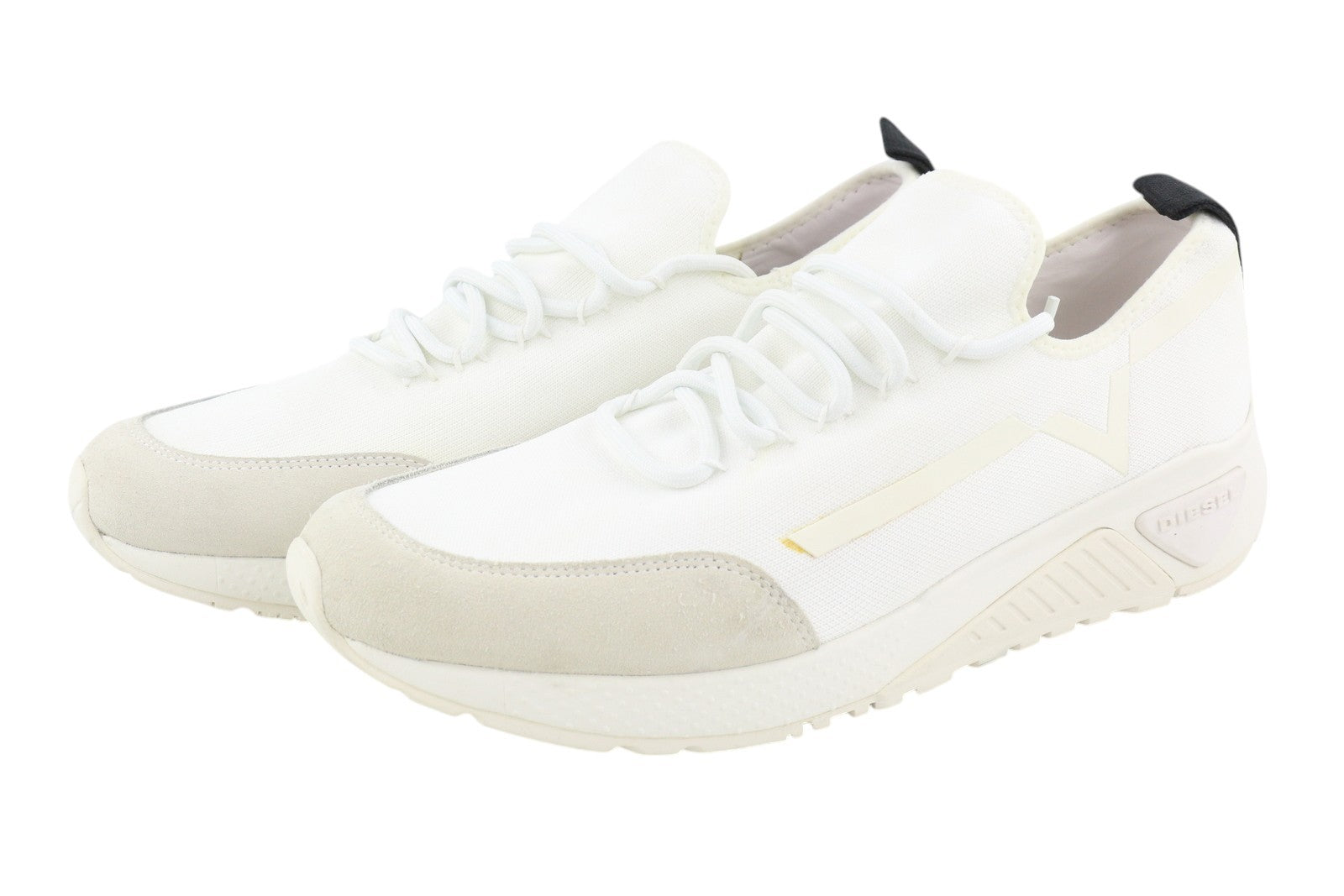 DIESEL S-Kby Stripe vyriški sportbačiai, EU46, balti, žemi, suvarstomi, migdolų spalvos, rekomenduojama kaina – 170 € 