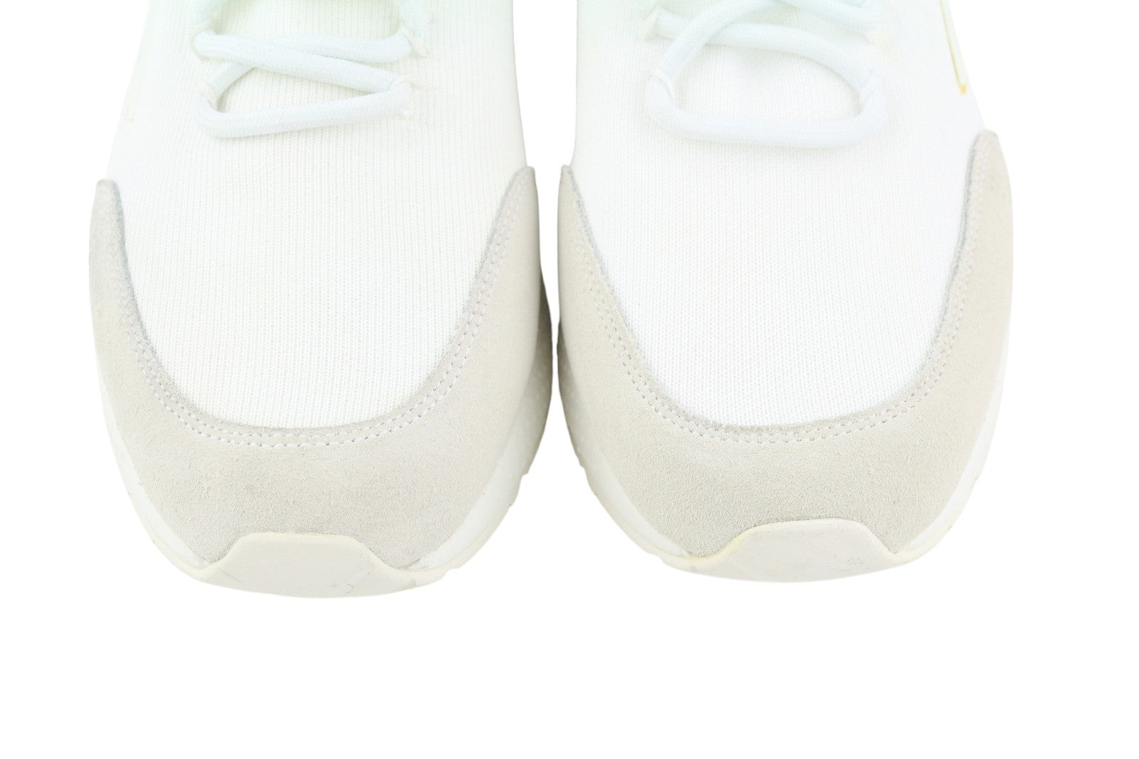 DIESEL S-Kby Stripe vyriški sportbačiai, EU46, balti, žemi, suvarstomi, migdolų spalvos, rekomenduojama kaina – 170 € 