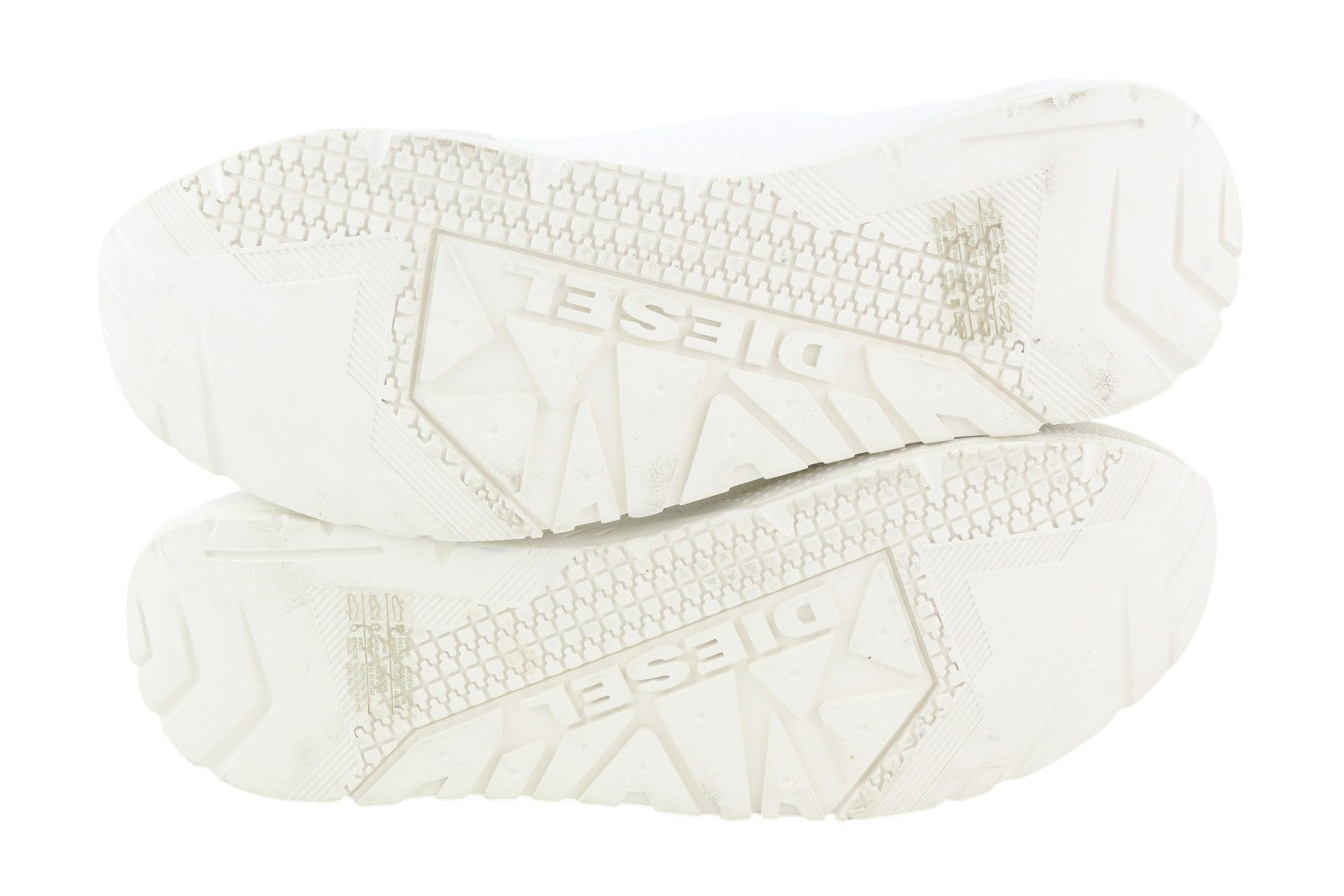 DIESEL S-Kby Stripe vyriški sportbačiai, EU46, balti, žemi, suvarstomi, migdolų spalvos, rekomenduojama kaina – 170 € 