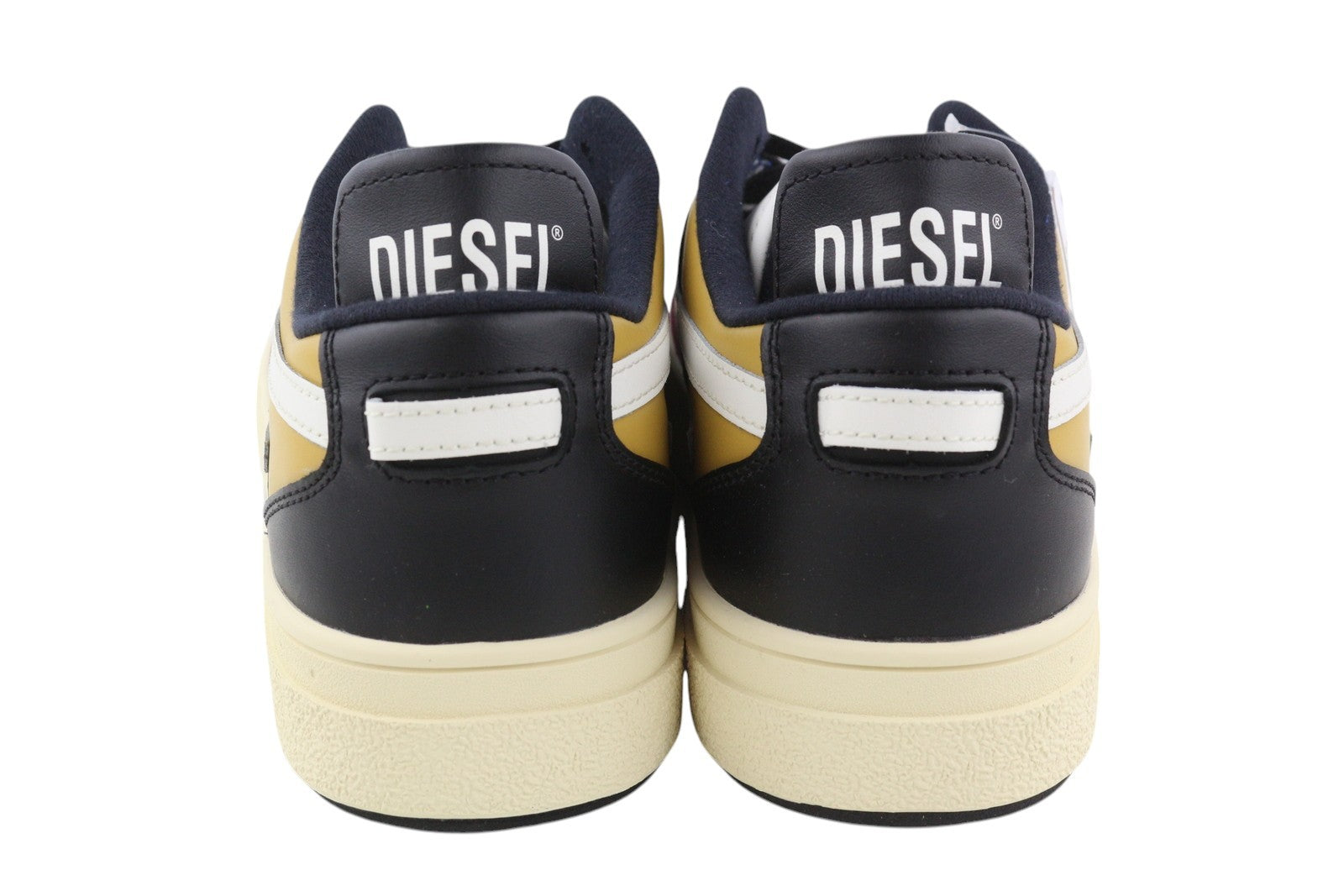 DIESEL S-Ukiyo žemakulniai vyriški sportbačiai, EU44, karvės odos, suvarstomi, žemakulniai, rekomenduojama kaina – 185 € 