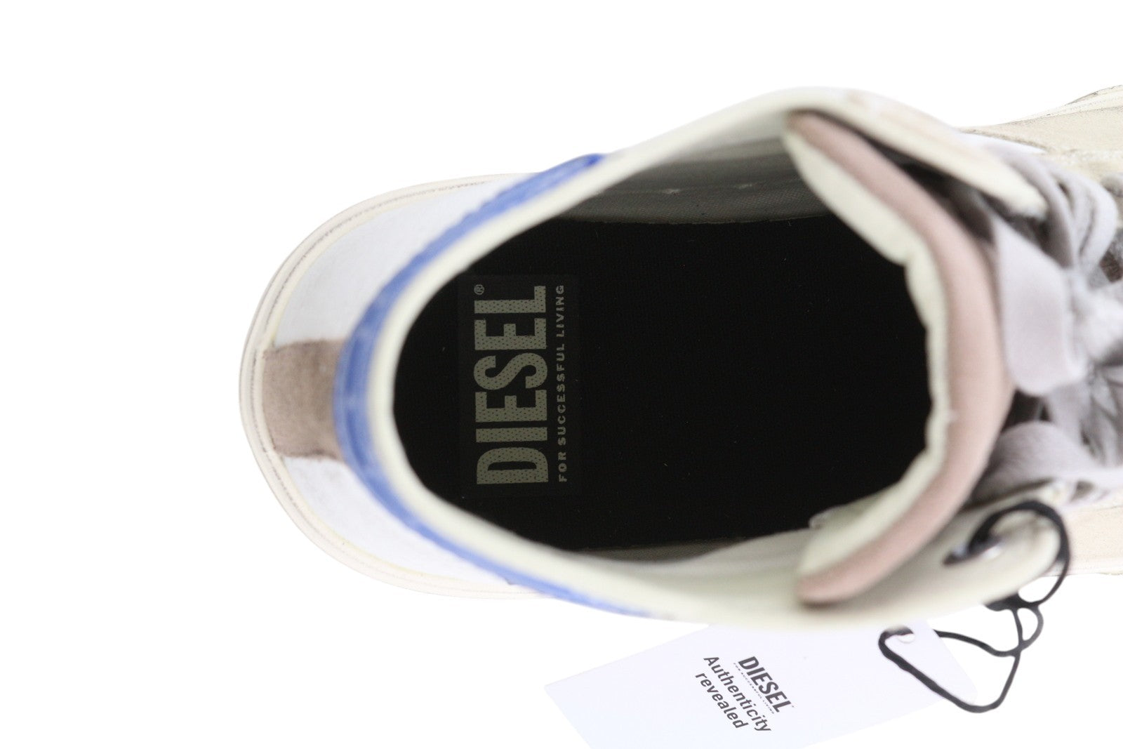 DIESEL S-Mydri ML vyriški sportbačiai, EU42, odiniai, šviesiai migdolinio atspalvio, suvarstomi. Rekomenduojama kaina – 220 €. 