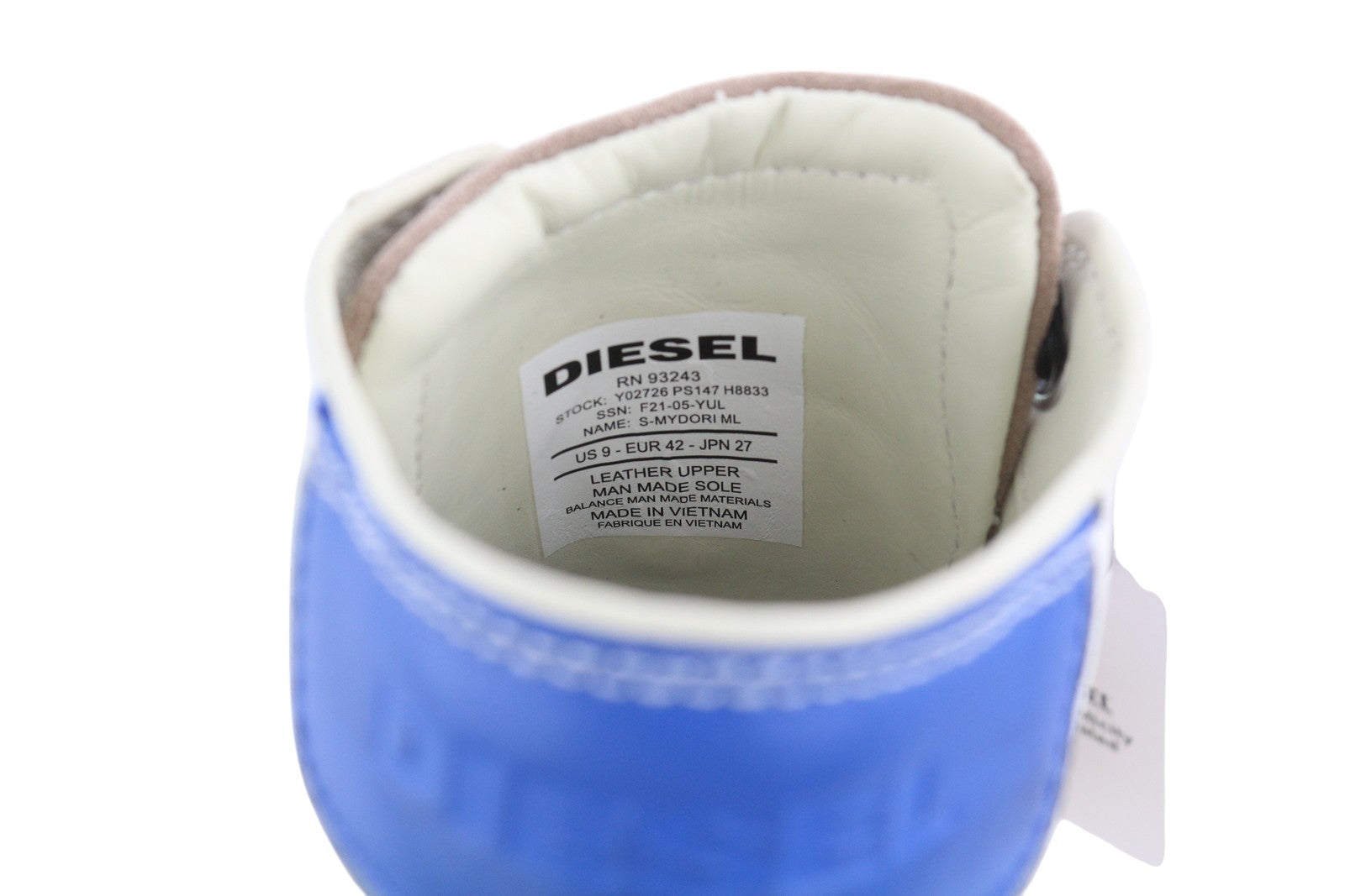 DIESEL S-Mydri ML vyriški sportbačiai, EU42, odiniai, šviesiai migdolinio atspalvio, suvarstomi. Rekomenduojama kaina – 220 €. 