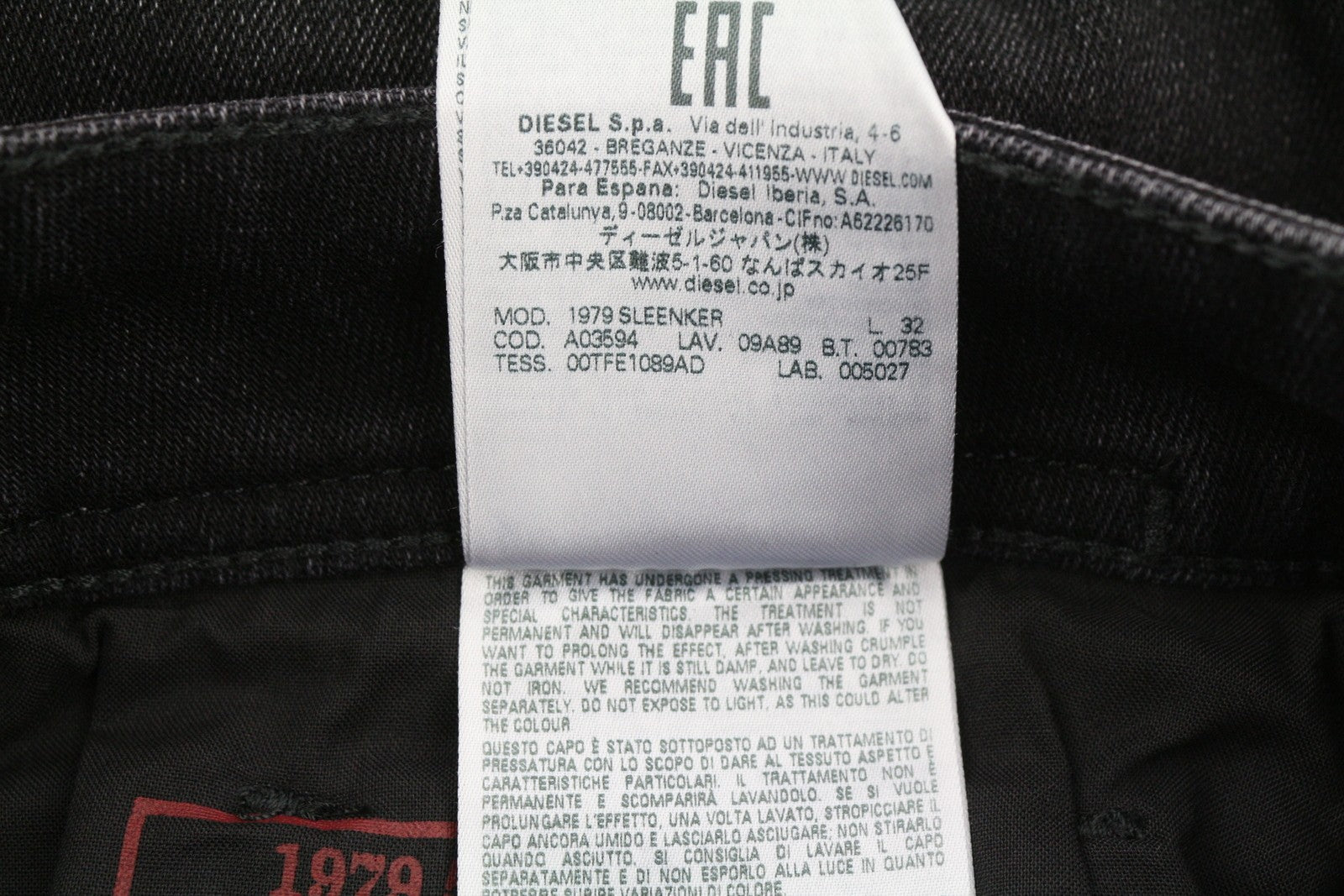 DIESEL 1979 Sleenker 09A89 vyriški džinsai W34/L32 Skinny Distress juodi, rekomenduojama kaina 275 €