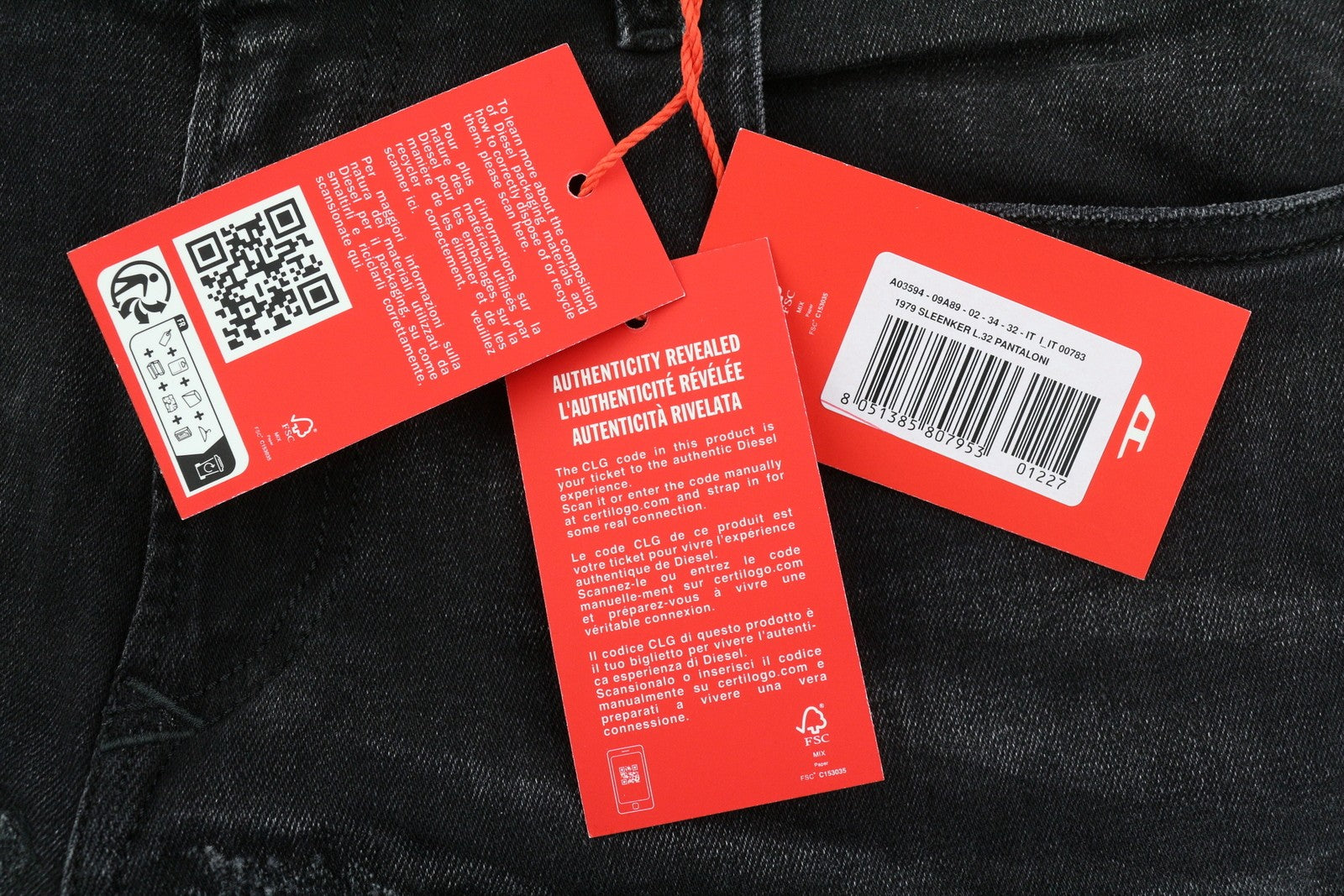 DIESEL 1979 Sleenker 09A89 vyriški džinsai W34/L32 Skinny Distress juodi, rekomenduojama kaina 275 €