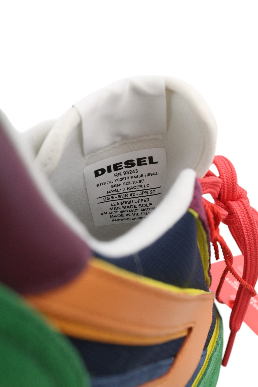 DIESEL S-Racer LC vyriški sportbačiai, EU42, odiniai, žemakulniai, migdolų spalvos, rekomenduojama kaina – 185 € 