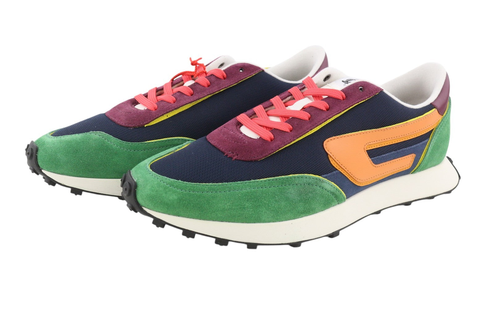 DIESEL S-Racer LC vyriški sportbačiai, EU42, odiniai, žemakulniai, migdolų spalvos, rekomenduojama kaina – 185 € 