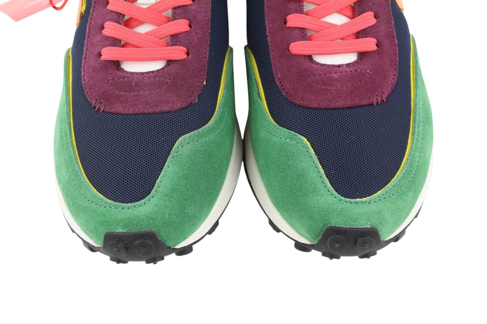 DIESEL S-Racer LC vyriški sportbačiai, EU42, odiniai, žemakulniai, migdolų spalvos, rekomenduojama kaina – 185 € 