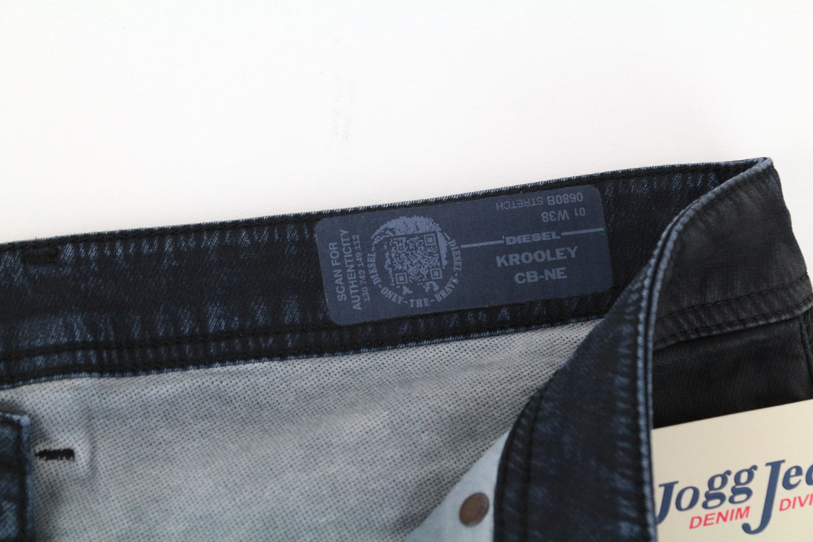 DIESEL Krooley CB-NE 0680B vyriški džinsai W38 Slim Carrot Fit tamsiai mėlyni sportiniai Jogg vaškuoti 