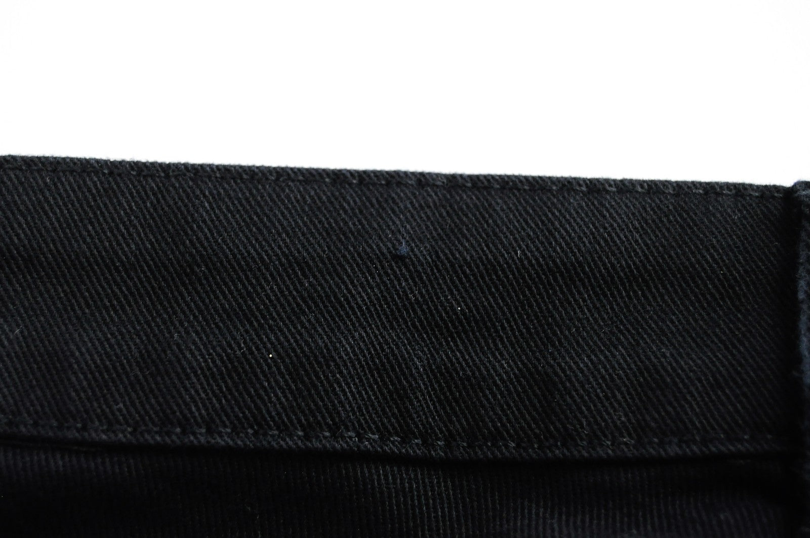 MAISON SCOTCH moteriški W30/L31 juodi tiesūs džinsai su žvaigždėmis dryžuotais šonais 