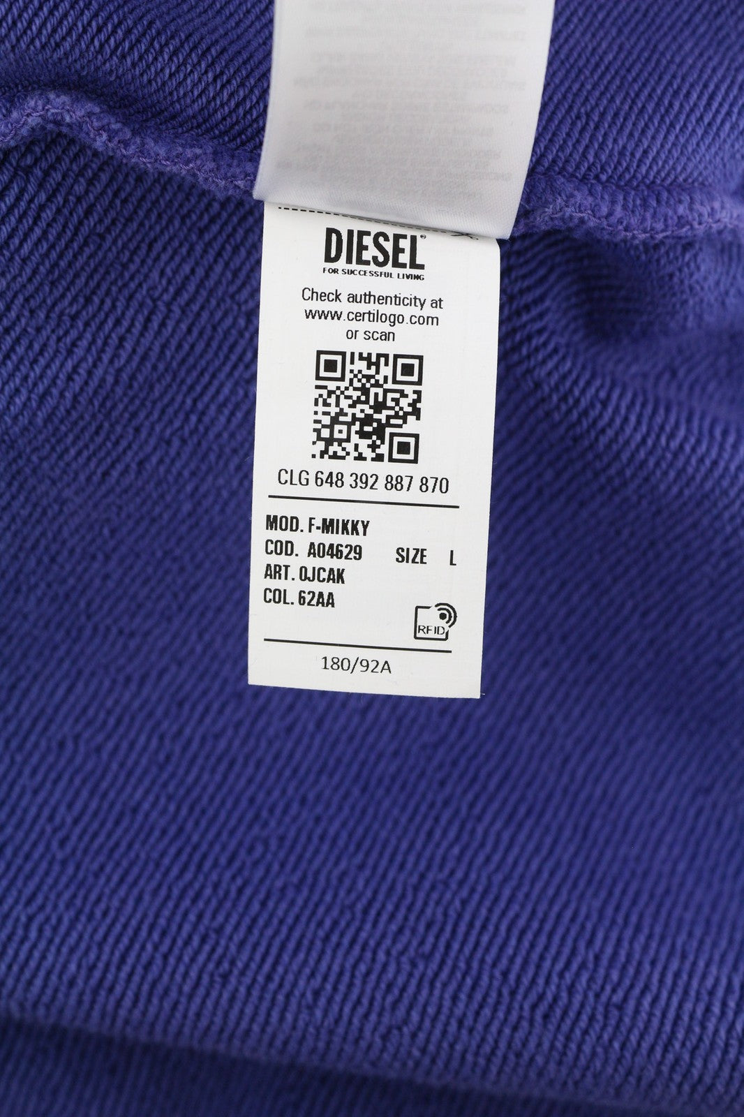 DIESEL F-Mikky moteriškas džemperis su gobtuvu L, mėlynas, asimetriškas, su gobtuvu ir plauto rašto efektu, rekomenduojama kaina – 135 € 