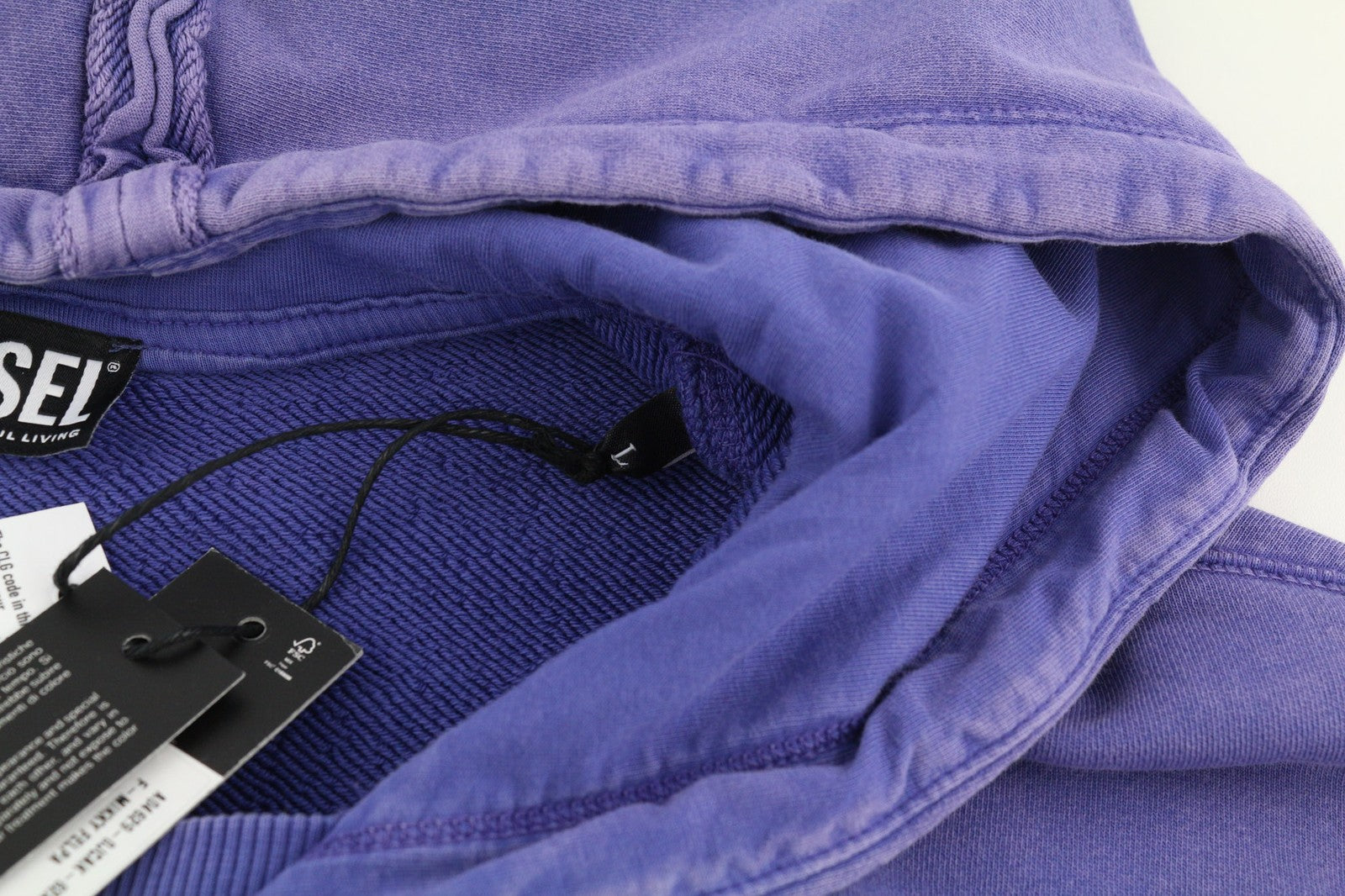 DIESEL F-Mikky moteriškas džemperis su gobtuvu L, mėlynas, asimetriškas, su gobtuvu ir plauto rašto efektu, rekomenduojama kaina – 135 € 